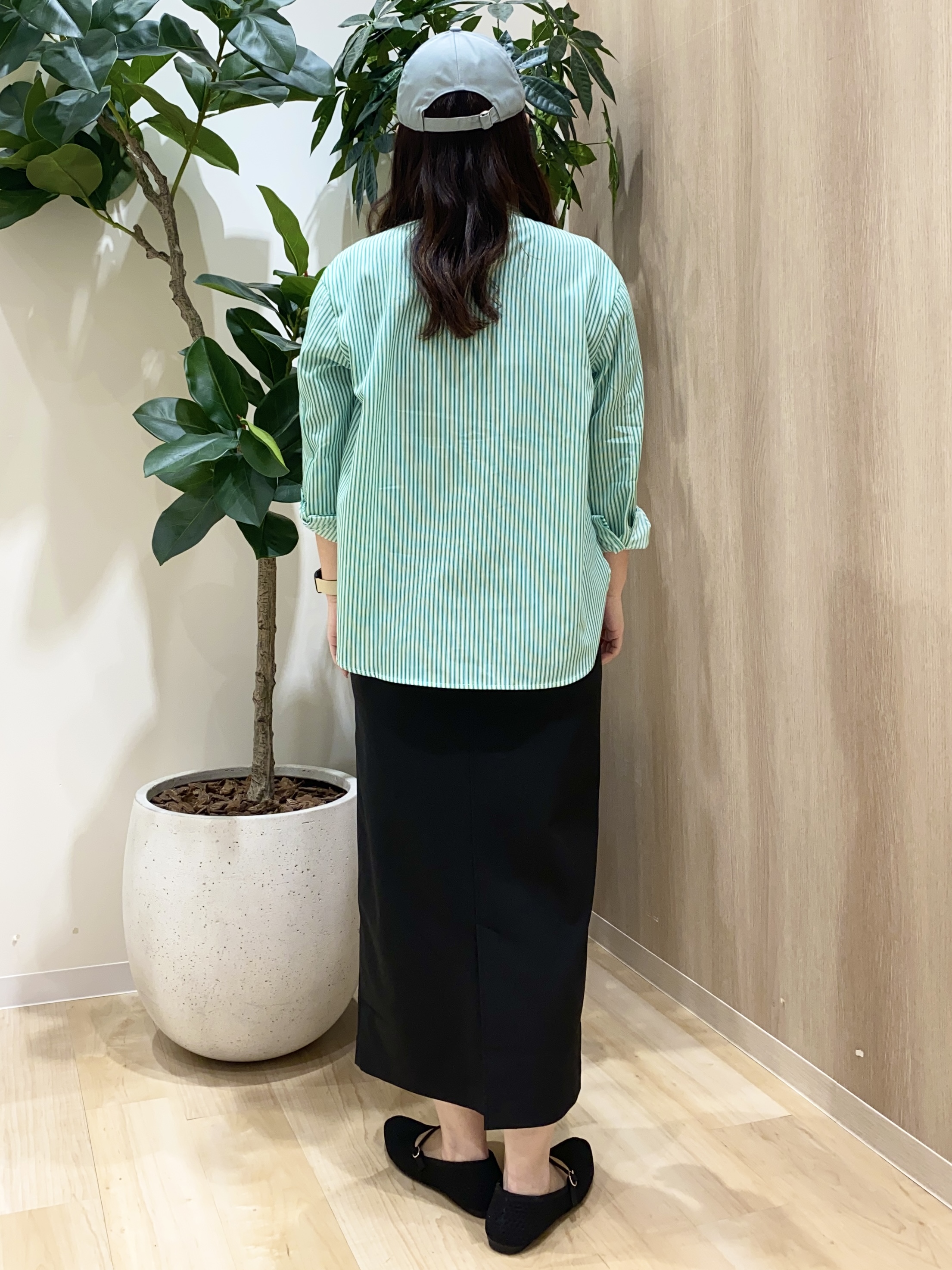 HANAさんの「grove｜【貴島明日香さん着用】お仕事も普段も。今どきワークシャツブラウス」を使ったコーディネート
