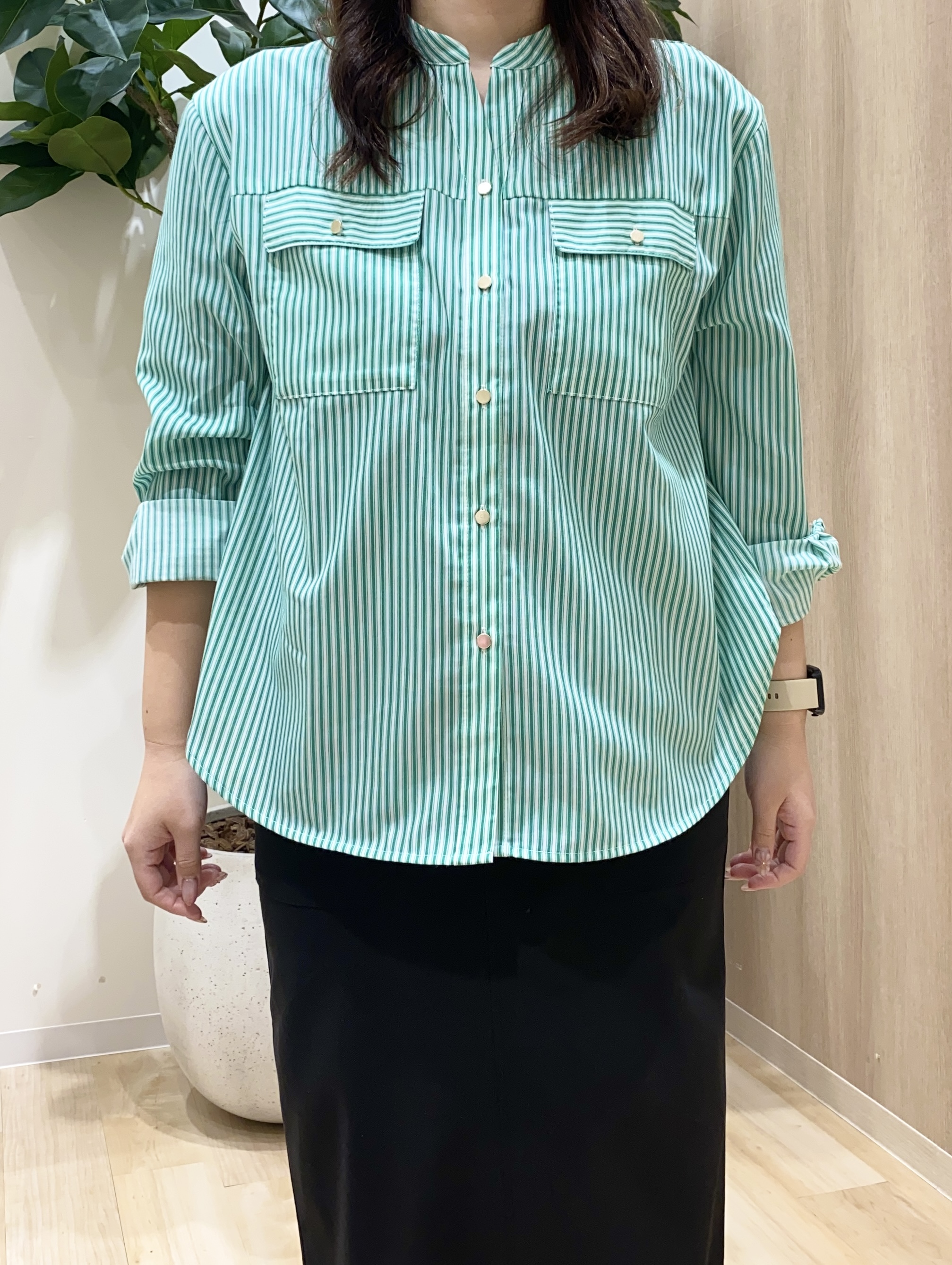 HANAさんの「grove｜【貴島明日香さん着用】お仕事も普段も。今どきワークシャツブラウス」を使ったコーディネート
