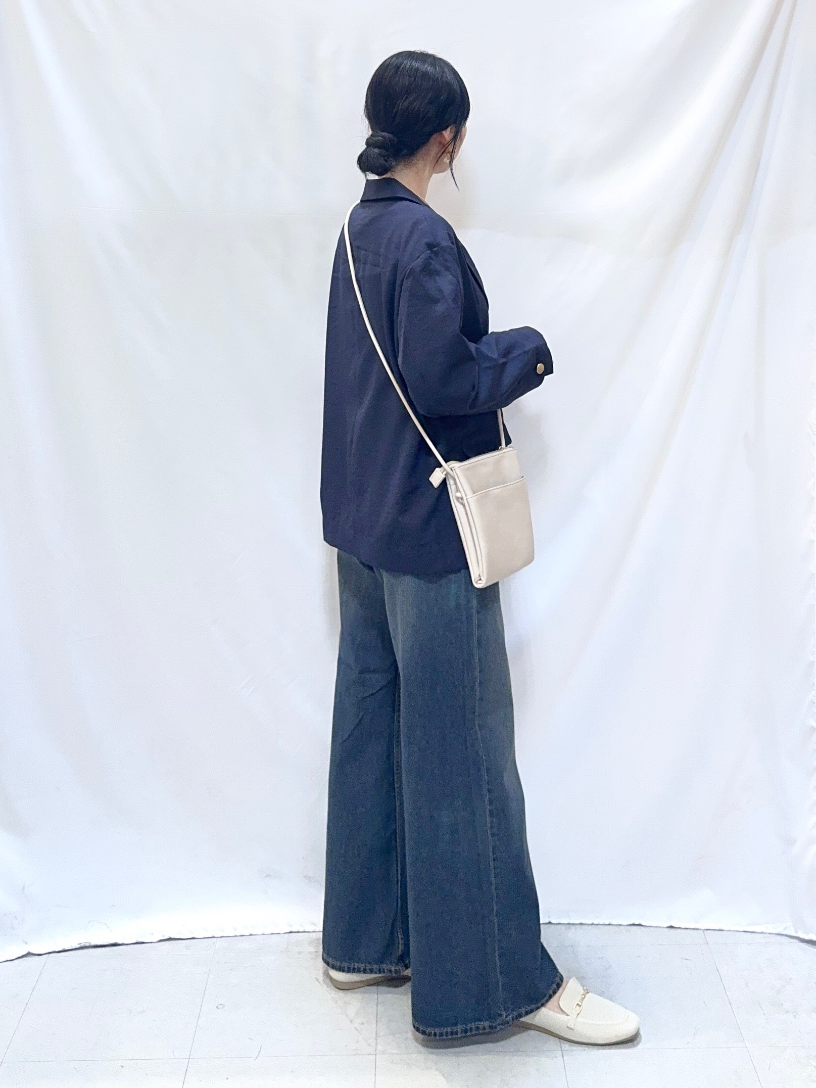 𝐇𝐢𝐫𝐨𝐦𝐢さんの「SHOO･LA･RUE｜【S-LL/セットアップ可/イージーケア/UV】オンにもオフにも 軽やかシングルジャケット」を使ったコーディネート