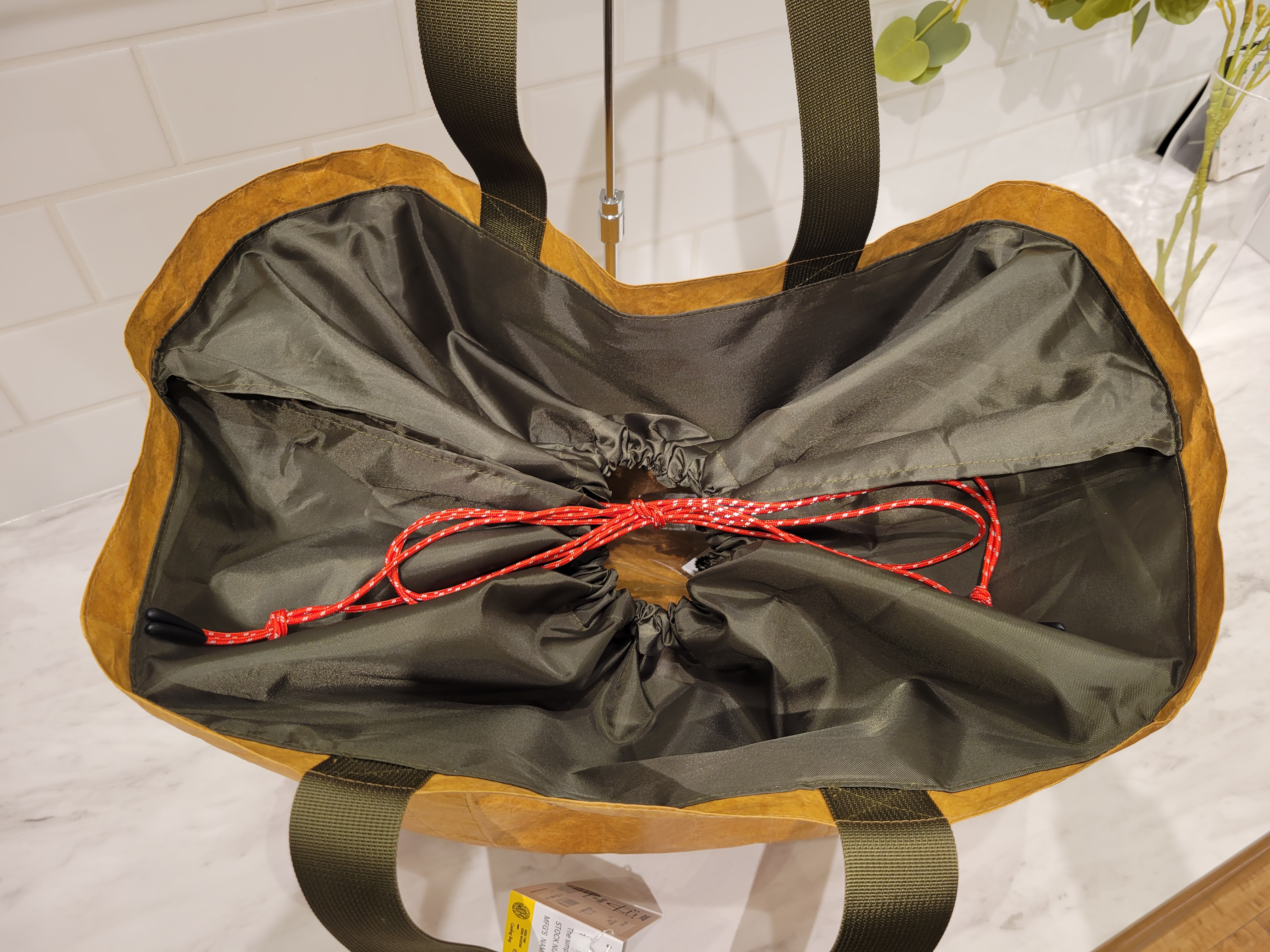 しづさんの「212 KITCHEN STORE｜COOLBAG/GROCERY NATURAL」を使ったコーディネート