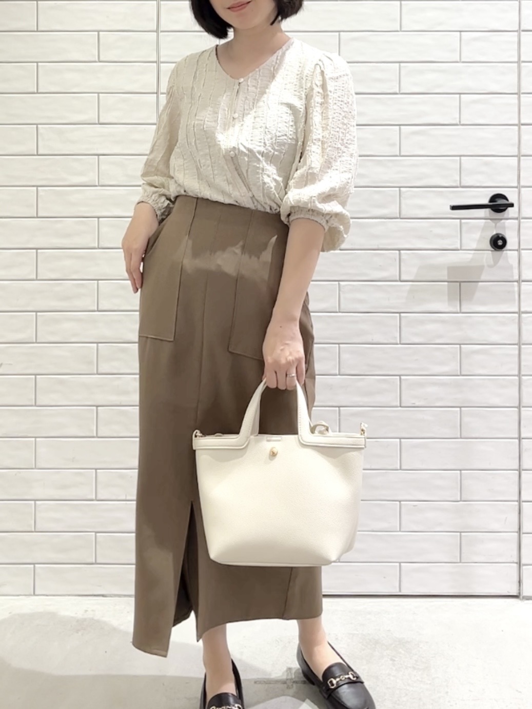 しおりさんの「OPAQUE.CLIP｜フリンジジャカードブラウス【洗濯機OK】」を使ったコーディネート