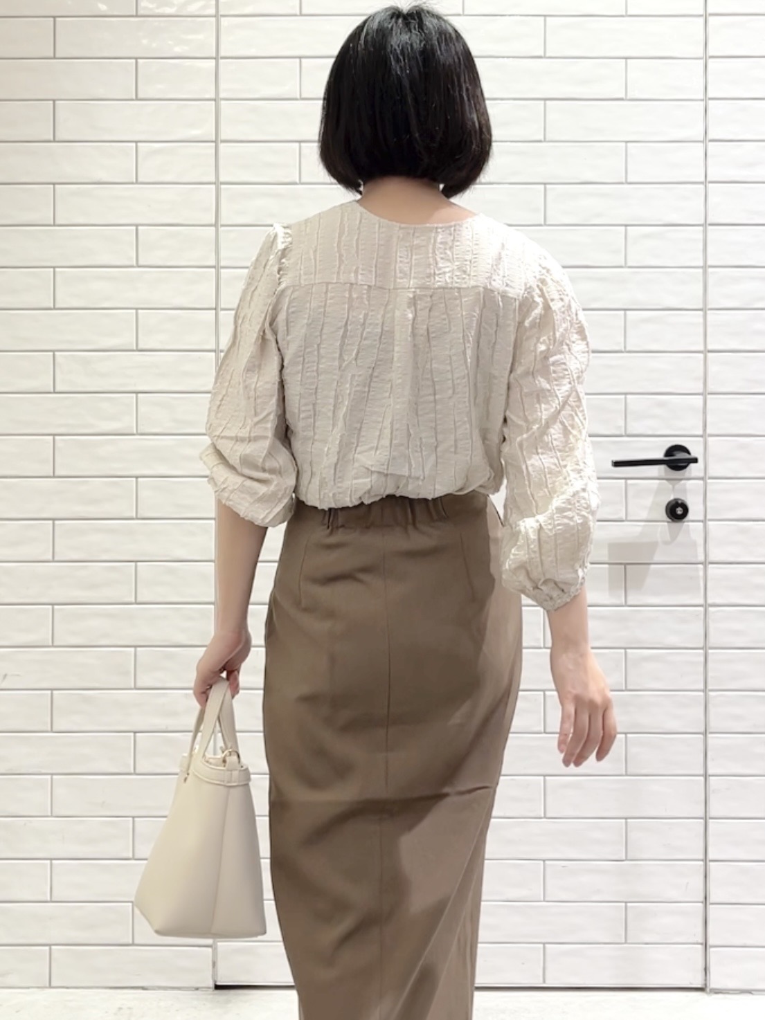 しおりさんの「OPAQUE.CLIP｜フリンジジャカードブラウス【洗濯機OK】」を使ったコーディネート
