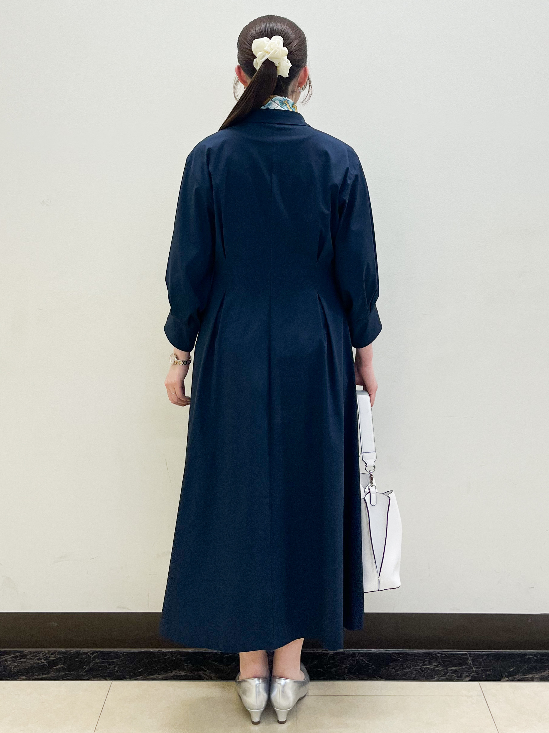 mikikoさんの「Reflect｜タイプライターシャツロングワンピース」を使ったコーディネート