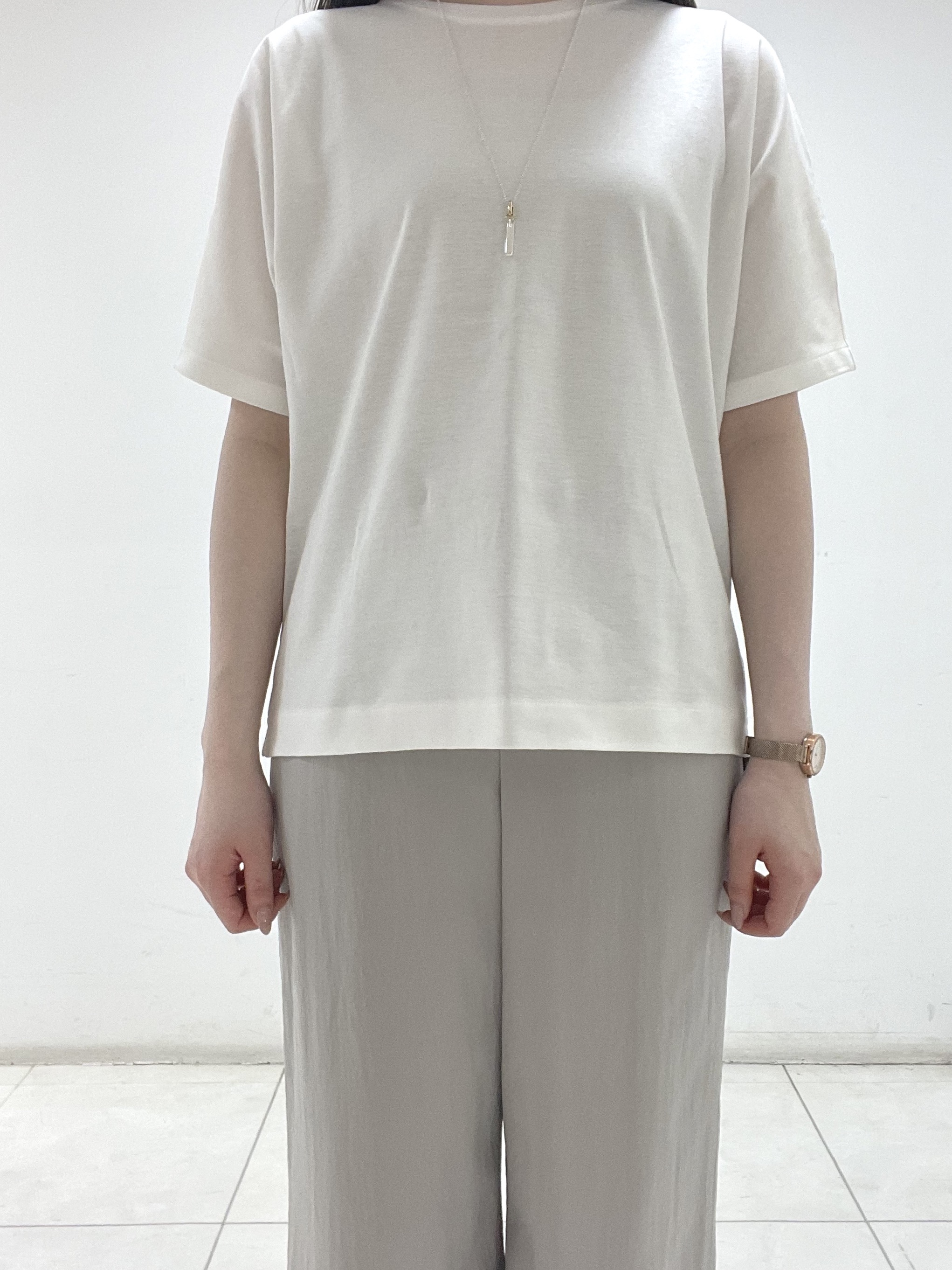 mさんの「INDIVI｜【接触冷感／洗える／2WAY】ドロスト付 シアーシャンブレーシャツ」を使ったコーディネート
