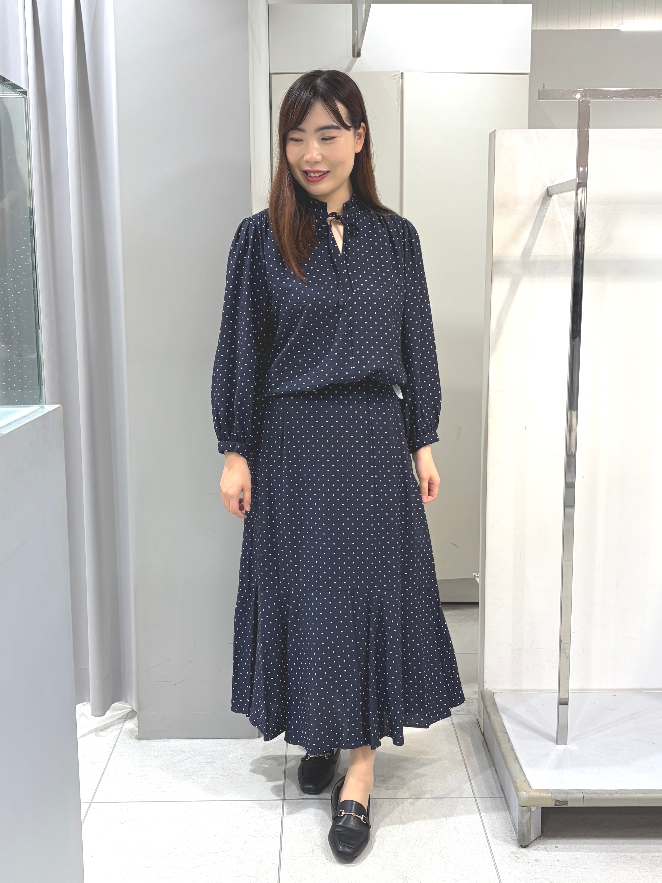 AZUSAさんの「Reflect｜【セットアップ可】ドット柄ワッシャーブラウス」を使ったコーディネート