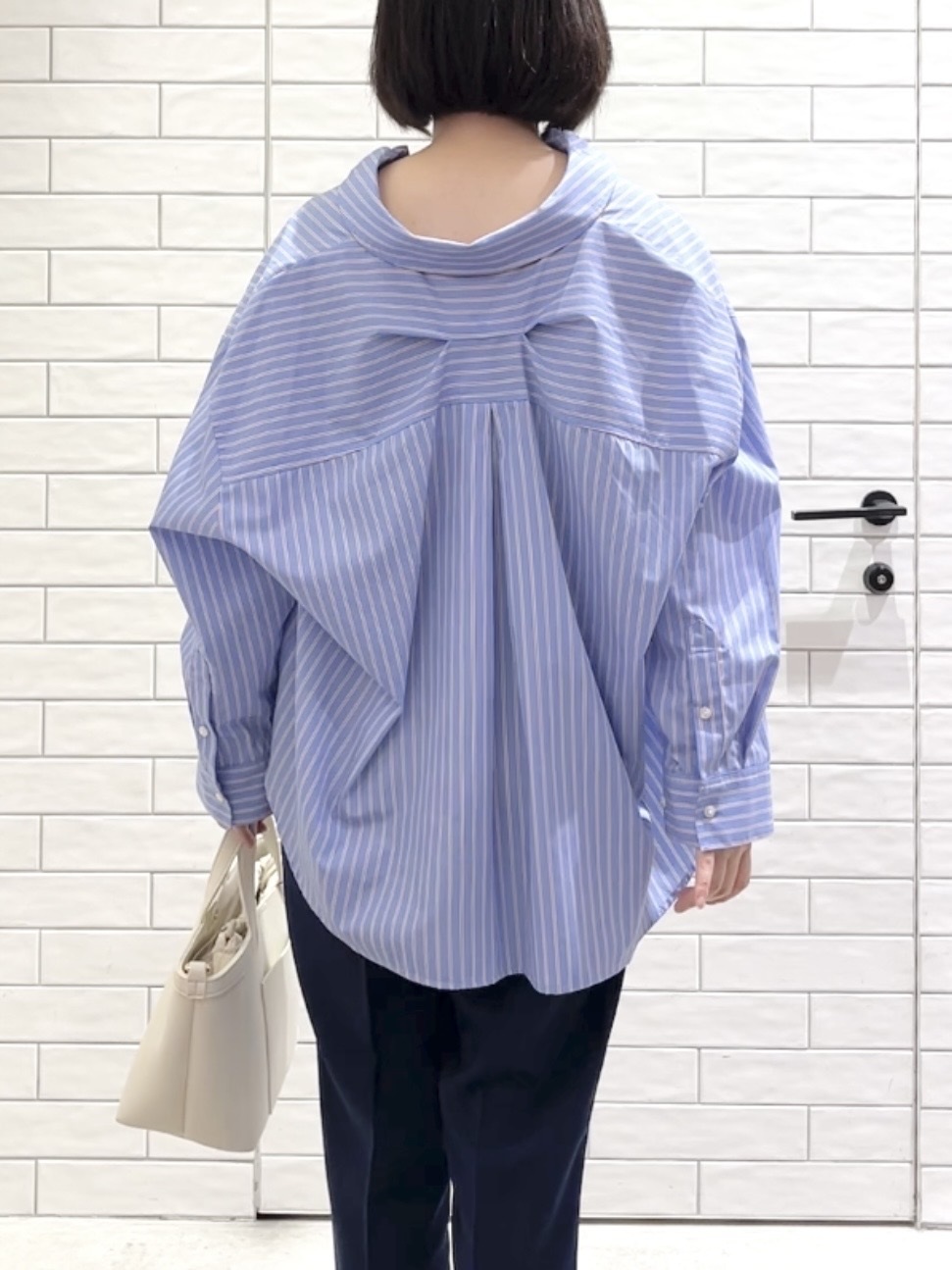 しおりさんの「OPAQUE.CLIP｜バックシャンスキッパーシャツ【洗濯機OK】」を使ったコーディネート