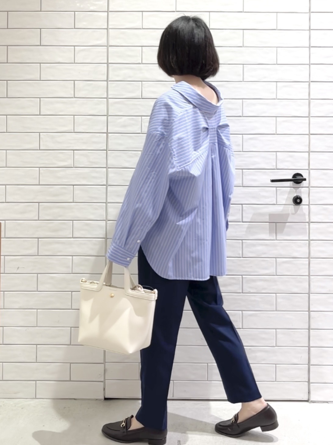 しおりさんの「OPAQUE.CLIP｜バックシャンスキッパーシャツ【洗濯機OK】」を使ったコーディネート
