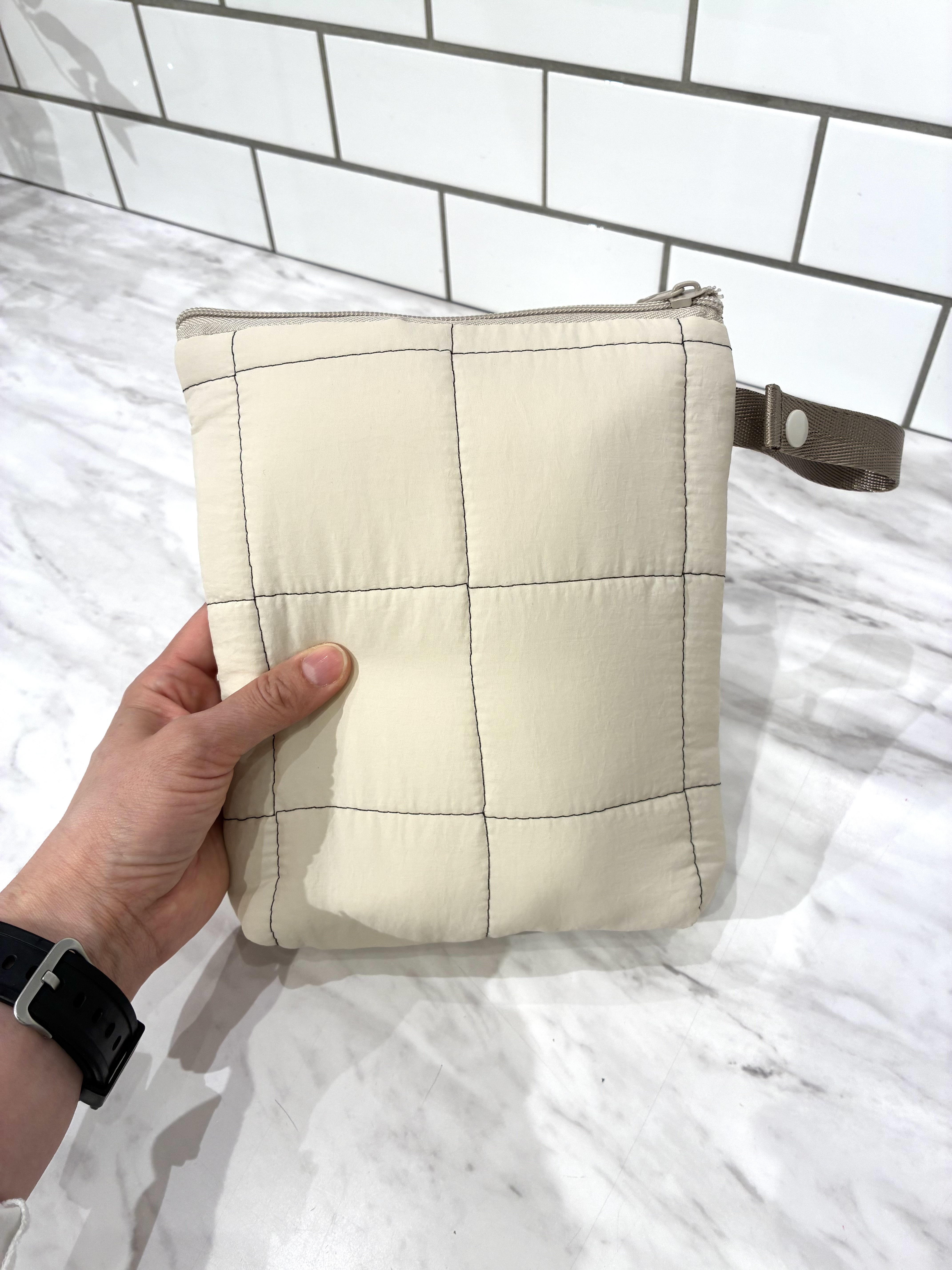 htm.さんの「212 KITCHEN STORE｜ラ フラネ キルティング保冷ポーチ IV」を使ったコーディネート