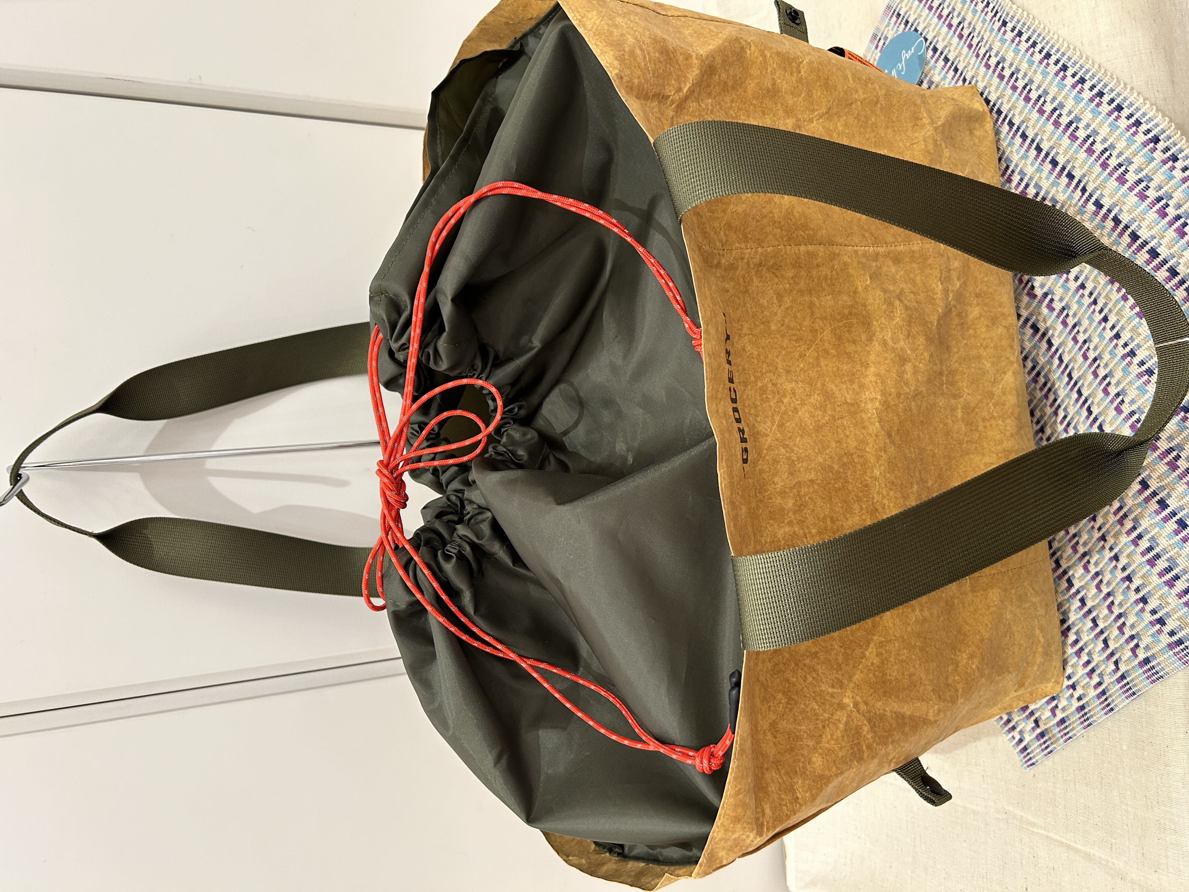 たかともさんの「212 KITCHEN STORE｜COOLBAG/GROCERY GRAY」を使ったコーディネート