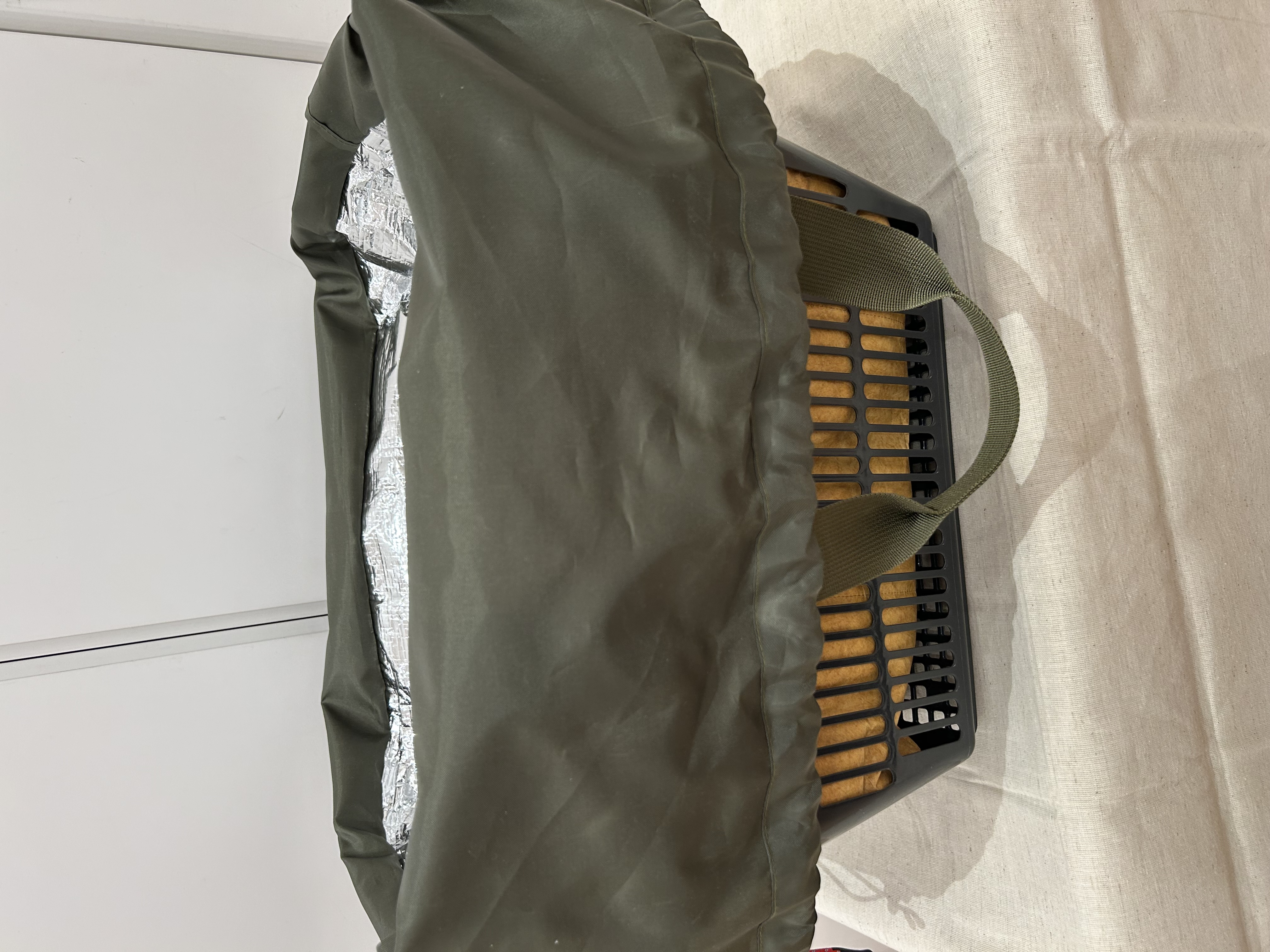 たかともさんの「212 KITCHEN STORE｜COOLBAG/GROCERY GRAY」を使ったコーディネート