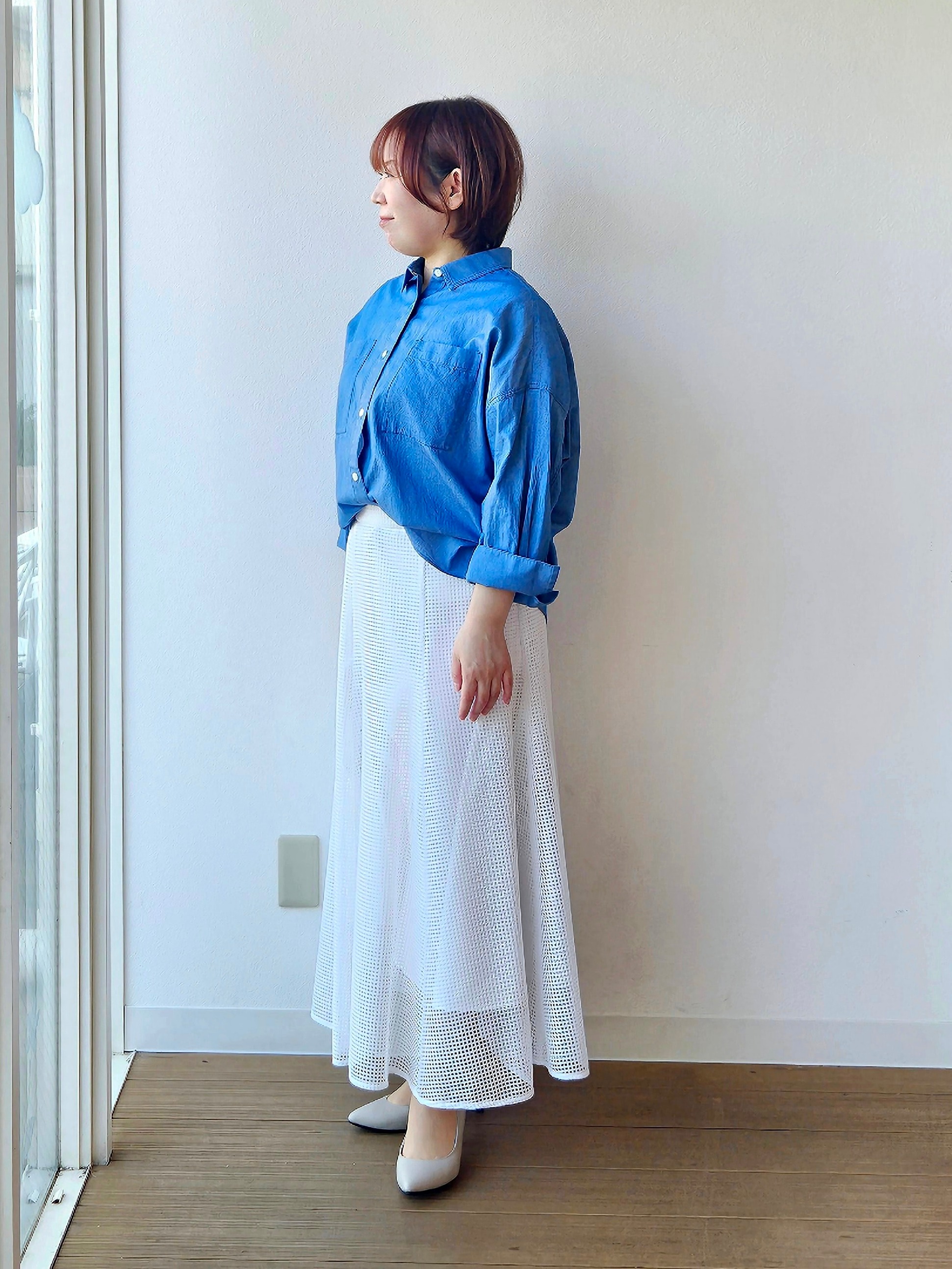 やじまさんの「UNTITLED｜【コットン100%/洗える】エアリーデニムシャツ」を使ったコーディネート