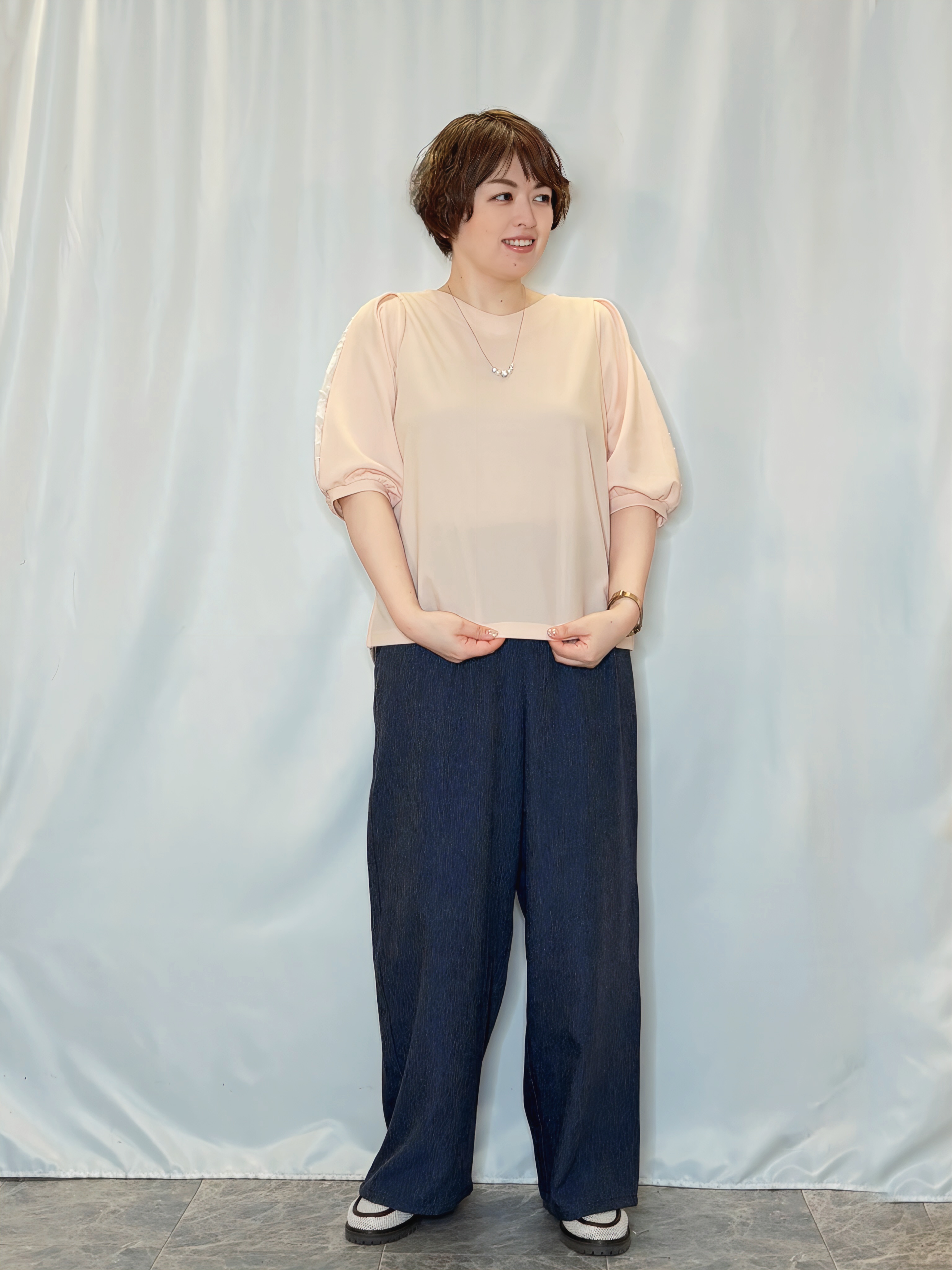 たみさんの「SHOO･LA･RUE｜【洗濯機可/S-LL/ストレッチ】スリットレーススリーブトップス」を使ったコーディネート