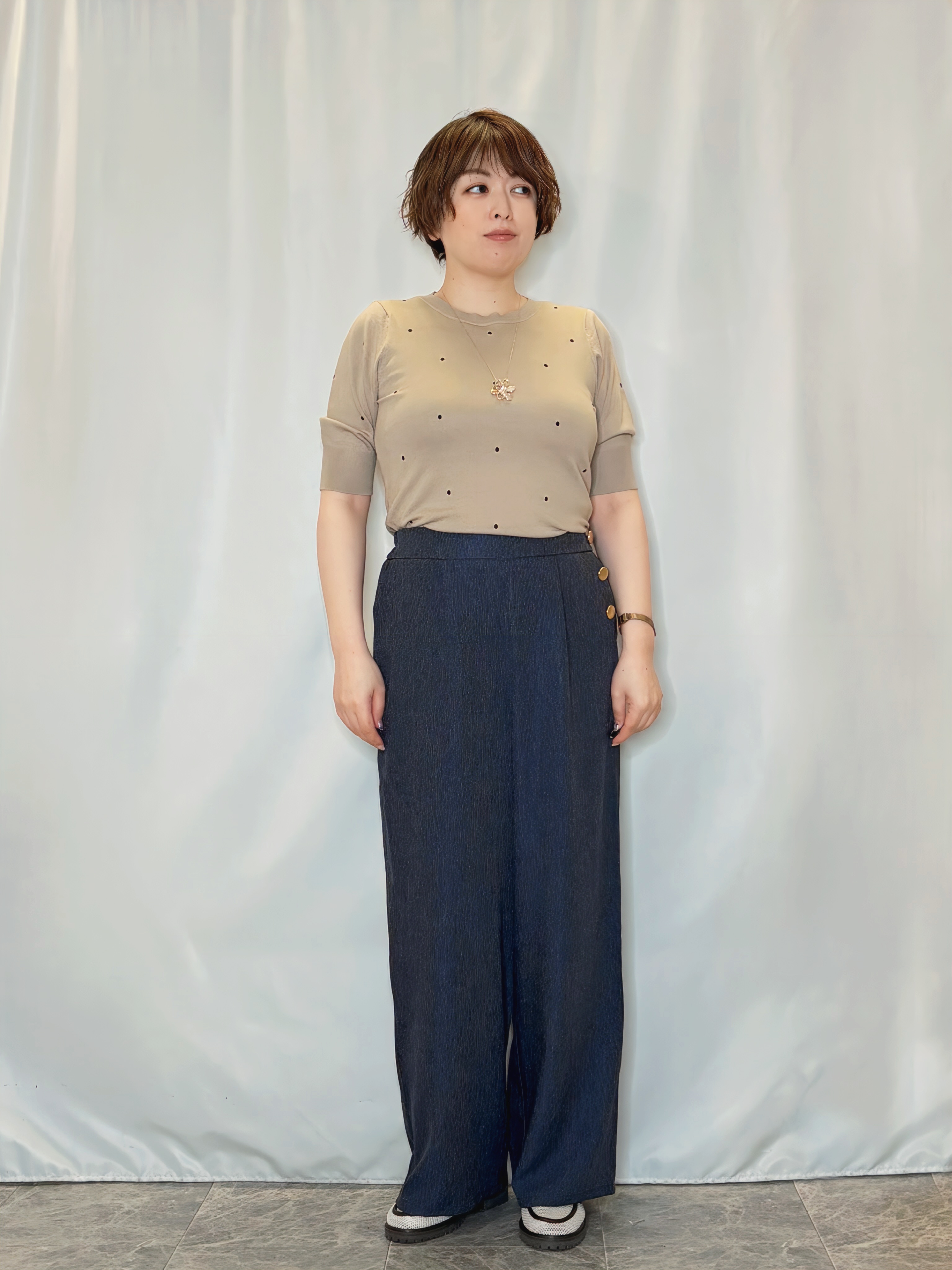 たみさんの「SHOO･LA･RUE｜【洗濯後しわになりにくい/S-LL/UV】きれいめにもラフにも　フラップポケットがポイントのバンドカ」を使ったコーディネート