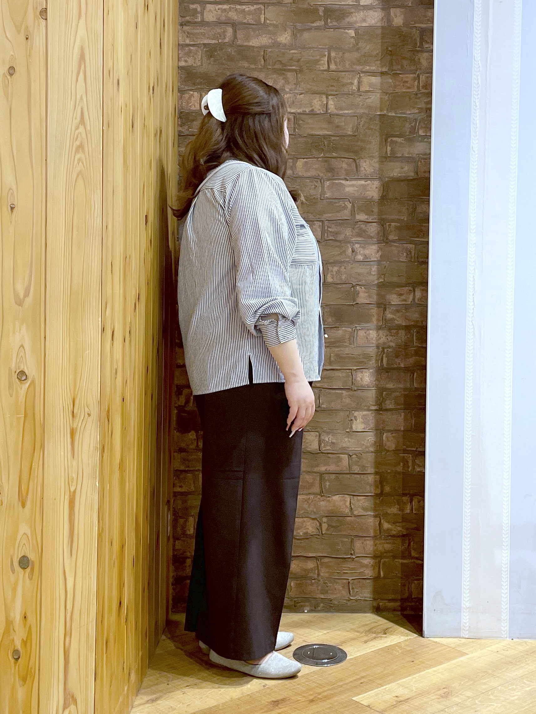 Risaさんの「SHOO･LA･RUE｜【洗濯後しわになりにくい/S-LL/UV】きれいめにもラフにも　フラップポケットがポイントのバンドカ」を使ったコーディネート