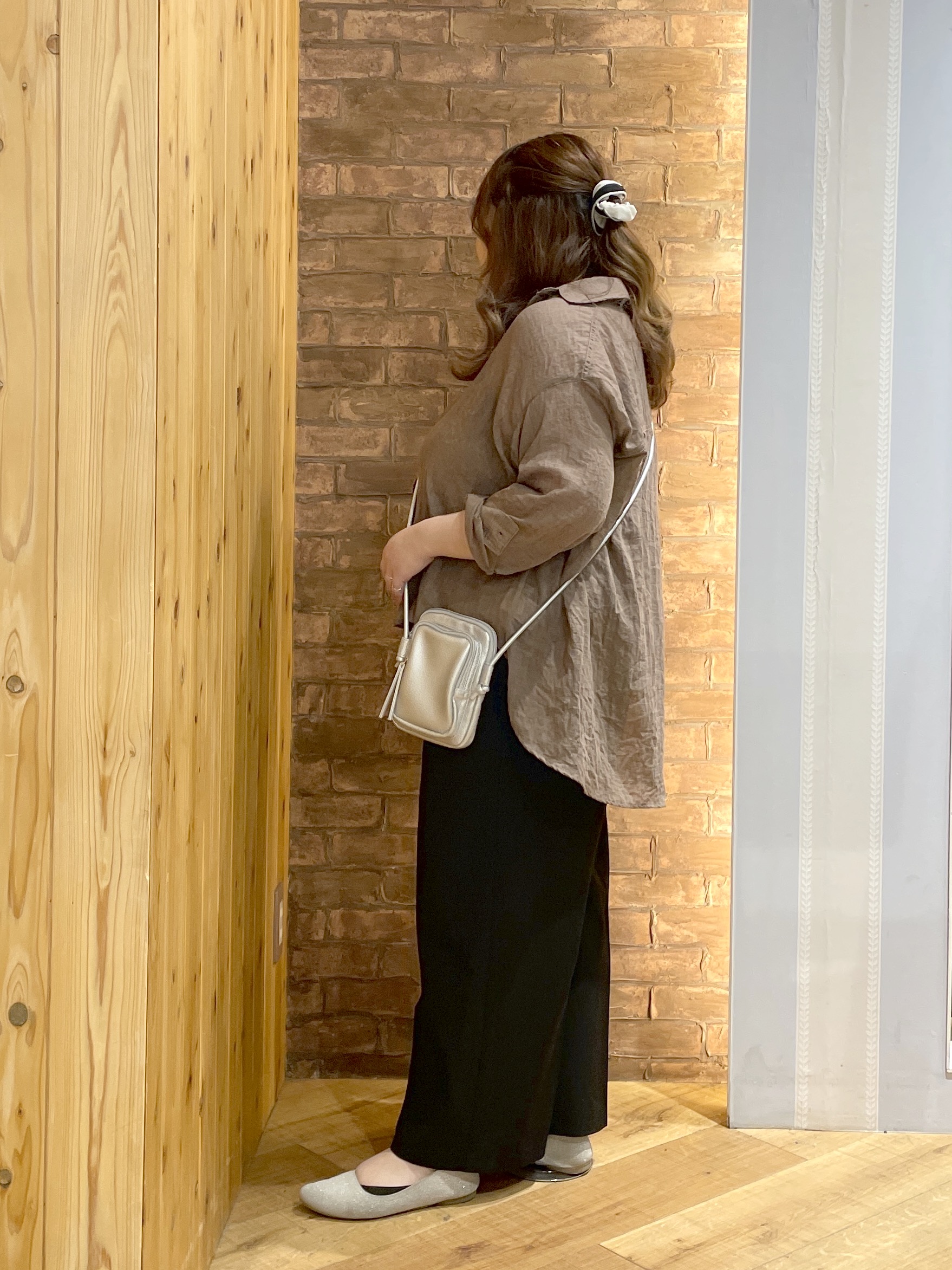 Risaさんの「SHOO･LA･RUE｜【体型カバー】ふんわり質感 やわらかこなれシアーシャツ」を使ったコーディネート