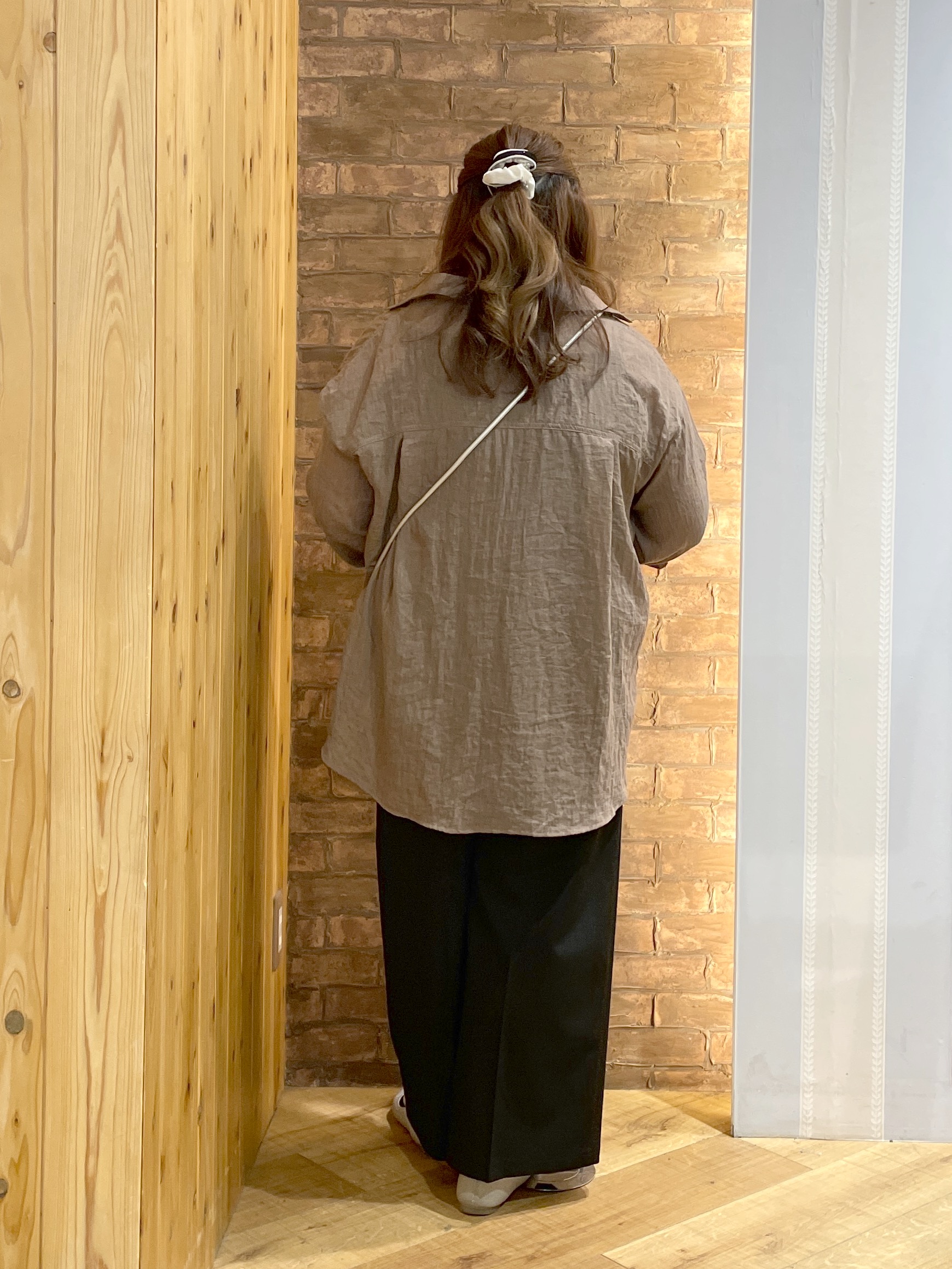 Risaさんの「SHOO･LA･RUE｜【体型カバー】ふんわり質感 やわらかこなれシアーシャツ」を使ったコーディネート