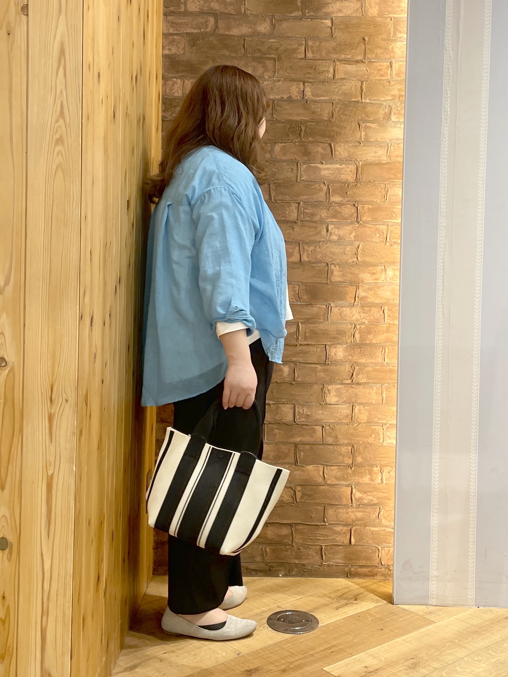 Risaさんの「SHOO･LA･RUE｜【体型カバー】ふんわり質感 やわらかこなれシアーシャツ」を使ったコーディネート