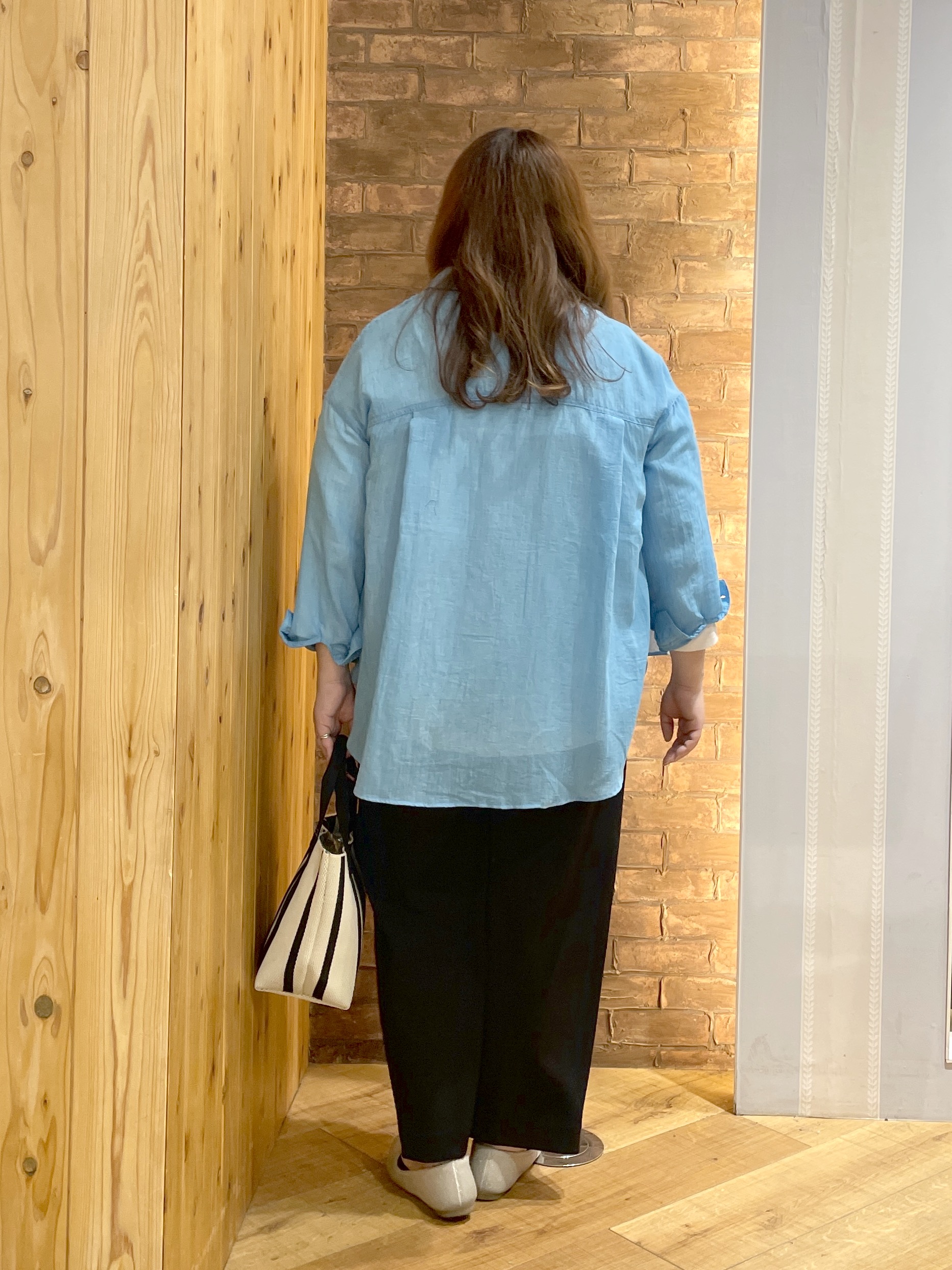 Risaさんの「SHOO･LA･RUE｜【体型カバー】ふんわり質感 やわらかこなれシアーシャツ」を使ったコーディネート