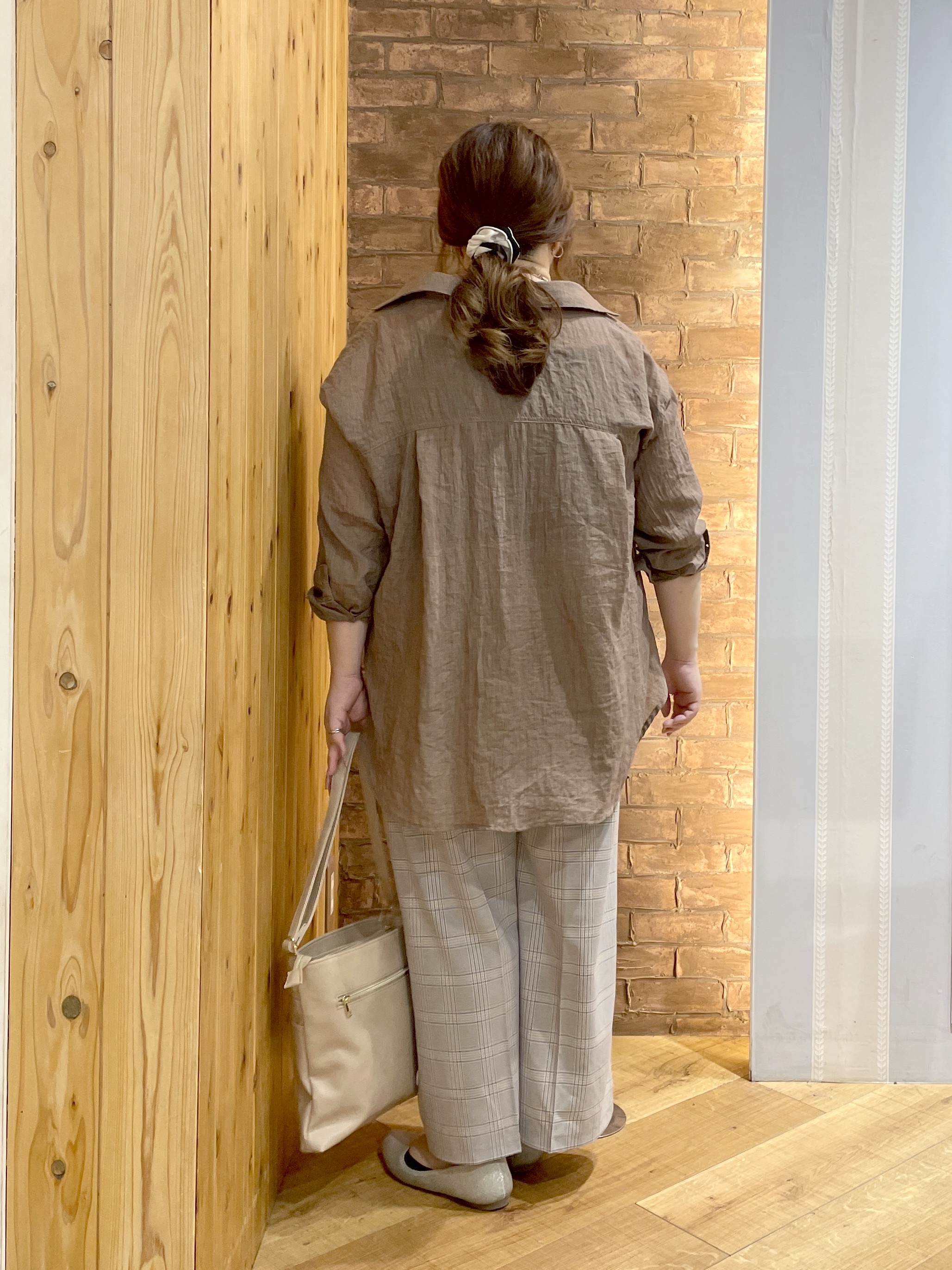 Risaさんの「SHOO･LA･RUE｜【体型カバー】ふんわり質感 やわらかこなれシアーシャツ」を使ったコーディネート