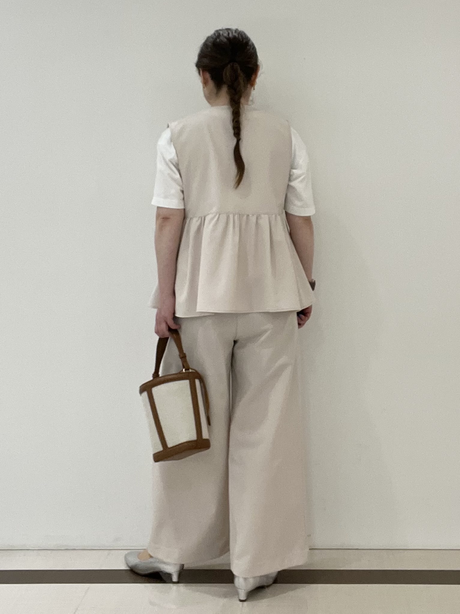 Hiroさんの「Reflect｜【単品使い◎】ペプラムベスト＋リラクシーパンツセット」を使ったコーディネート