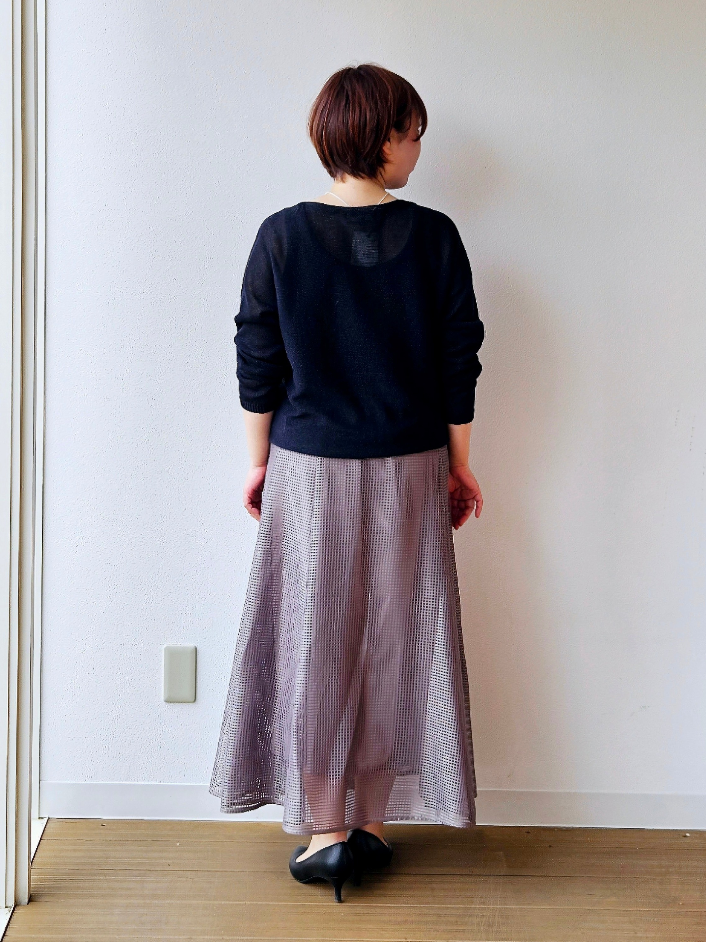 やじまさんの「UNTITLED｜【古畑星夏さん着用/8色展開/程よい透け感】ドライタッチボートネックニット」を使ったコーディネート