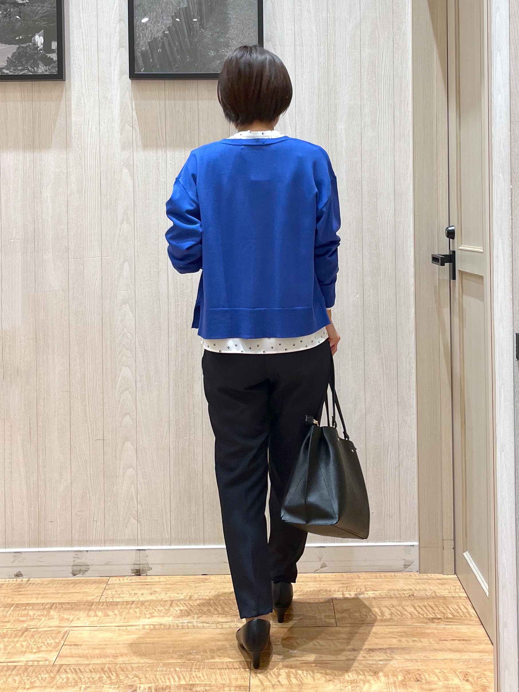 shirayuuuさんの「SHOO･LA･RUE｜【洗濯機可/ひんやり/UV】さらっとしたタッチが心地よい ショート丈 Vネックカーディガン」を使ったコーディネート