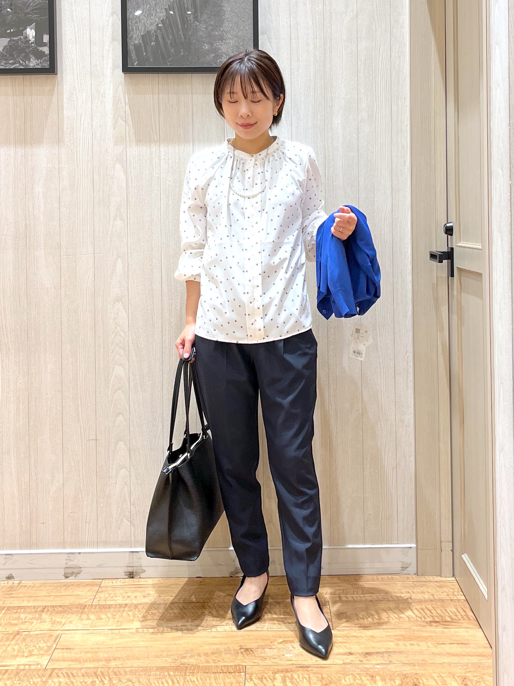shirayuuuさんの「SHOO･LA･RUE｜【洗濯機可/ひんやり/UV】さらっとしたタッチが心地よい ショート丈 Vネックカーディガン」を使ったコーディネート