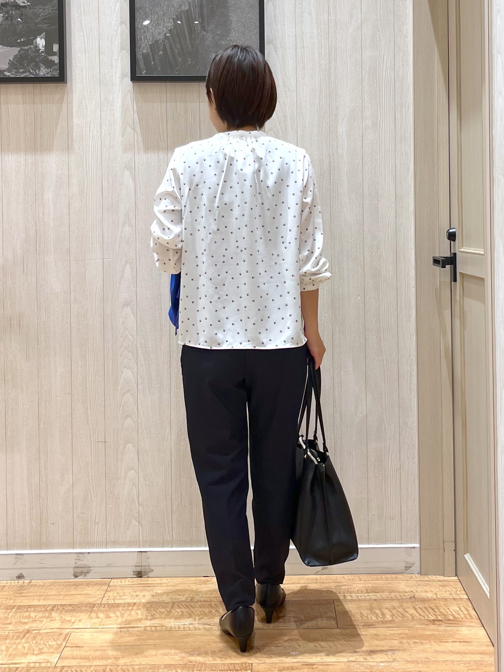 shirayuuuさんの「SHOO･LA･RUE｜【洗濯機可/ひんやり/UV】さらっとしたタッチが心地よい ショート丈 Vネックカーディガン」を使ったコーディネート