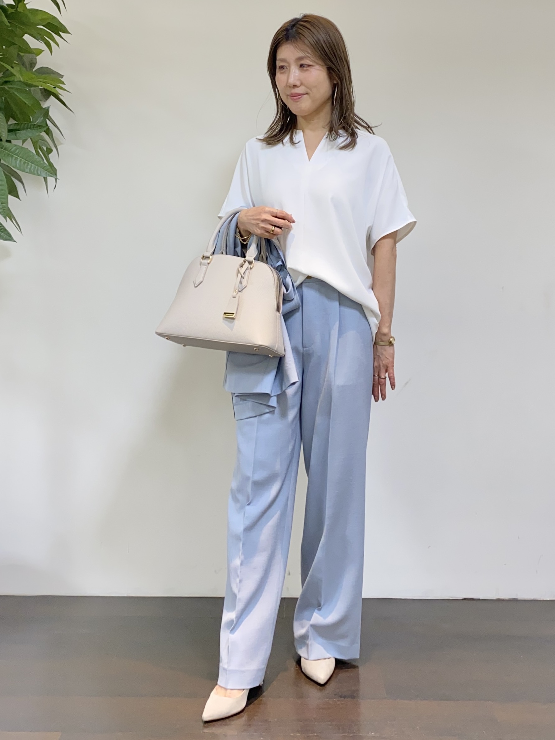 tomoさんの「UNTITLED｜【セットアップ可/UV/接触冷感】スラブキーネックジレ」を使ったコーディネート