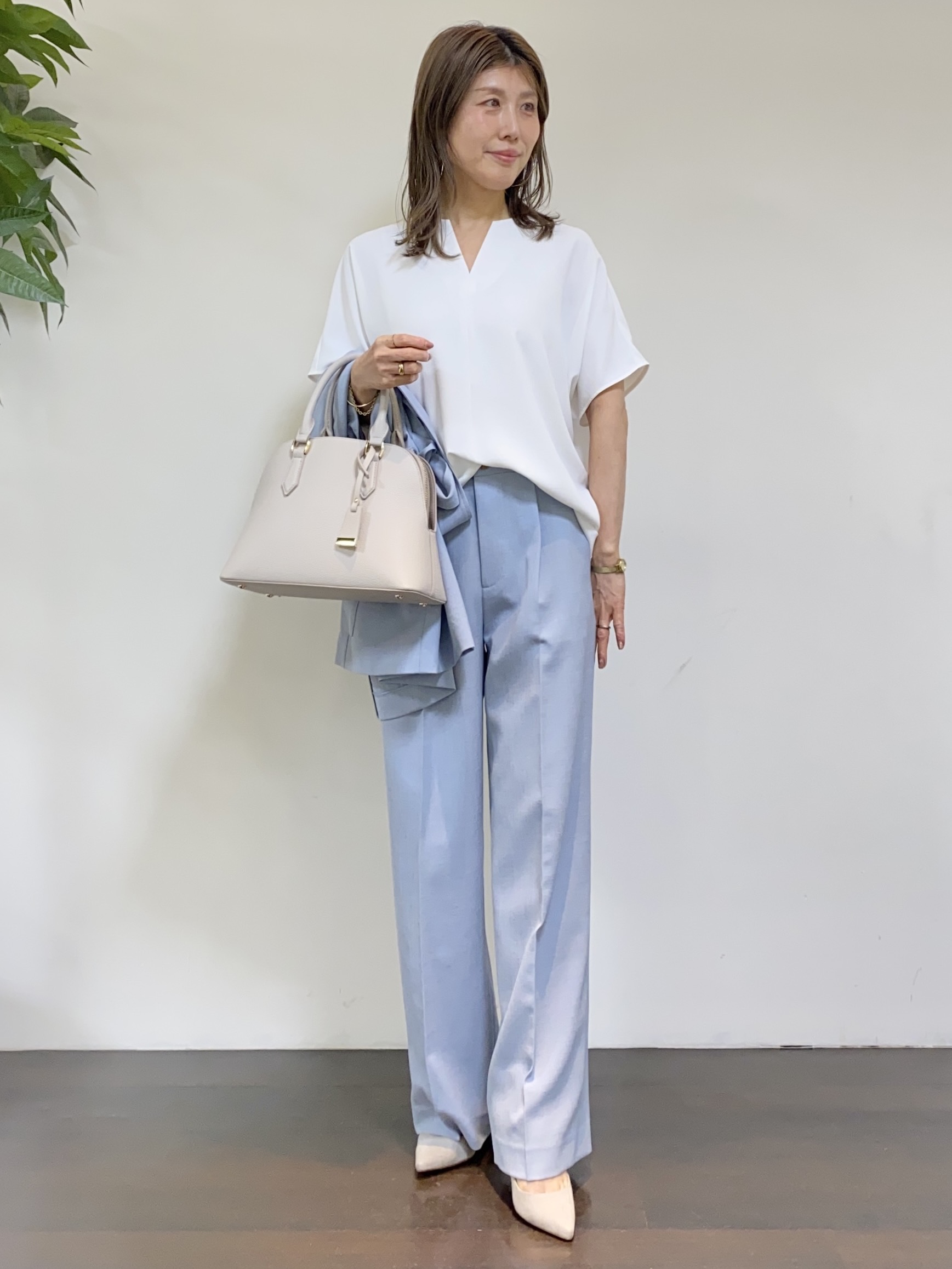 tomoさんの「UNTITLED｜【セットアップ可/UV/接触冷感】スラブキーネックジレ」を使ったコーディネート