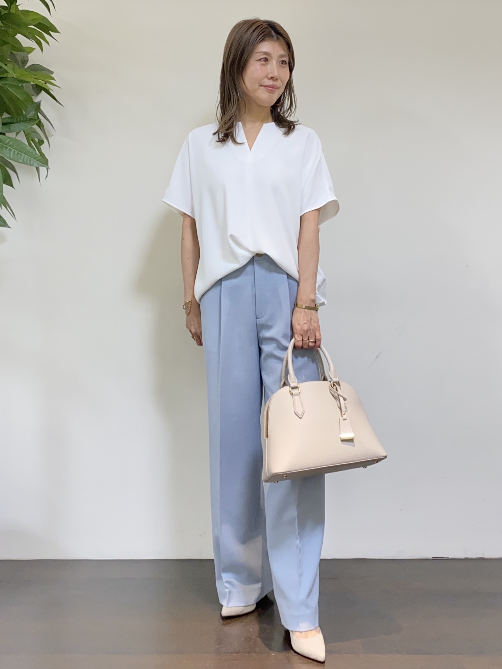 tomoさんの「UNTITLED｜【セットアップ可/UV/接触冷感】スラブキーネックジレ」を使ったコーディネート
