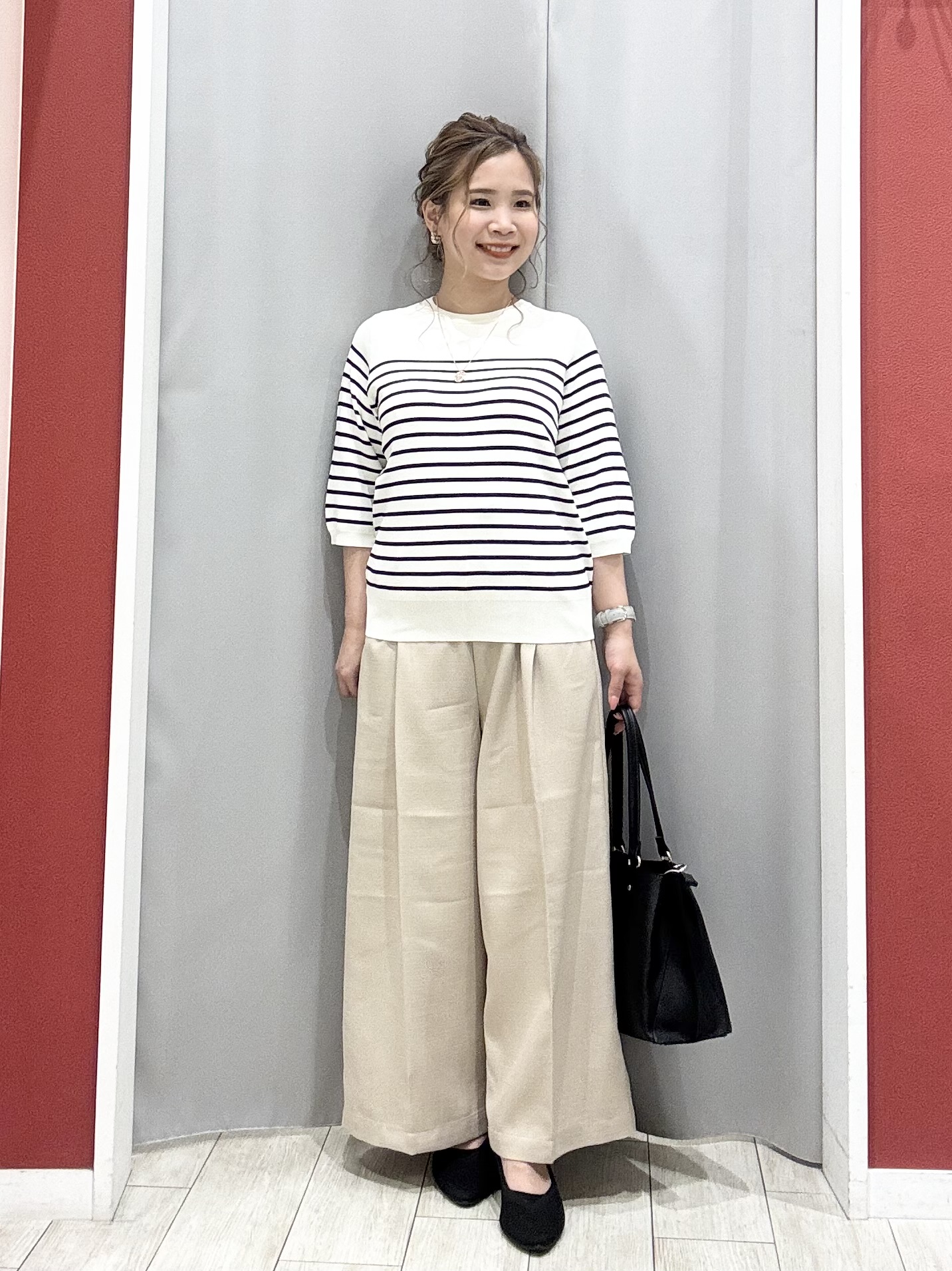 shioさんの「SHOO･LA･RUE｜【綿100%/UV/S-LL/体型カバー】優しく透ける 柔らかシアーデニムシャツ」を使ったコーディネート