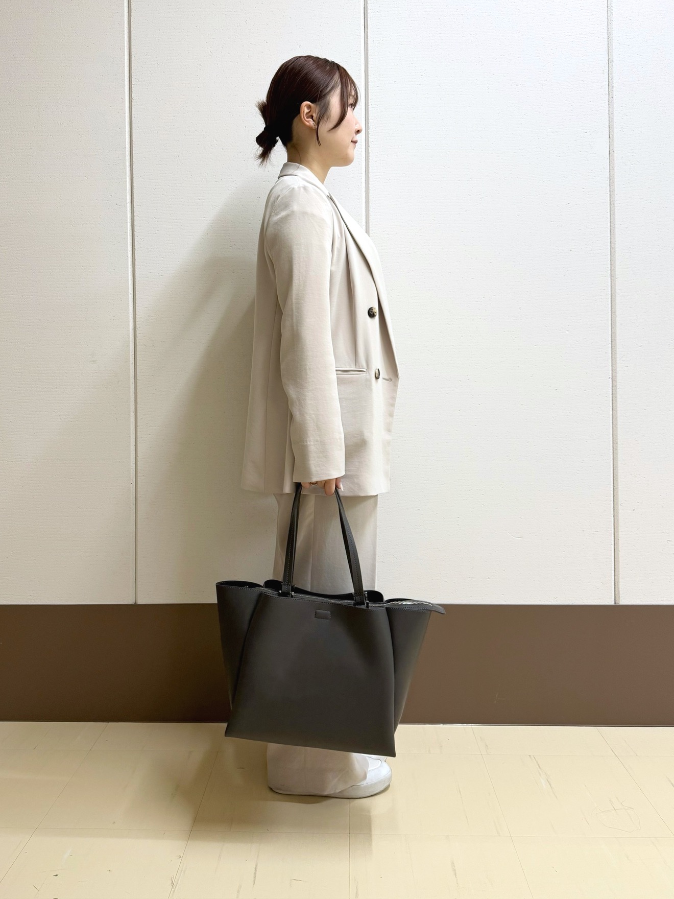 Rikoさんの「INDIVI｜【洗える／多機能／SETUP可】着る日傘ダブルジャケット」を使ったコーディネート