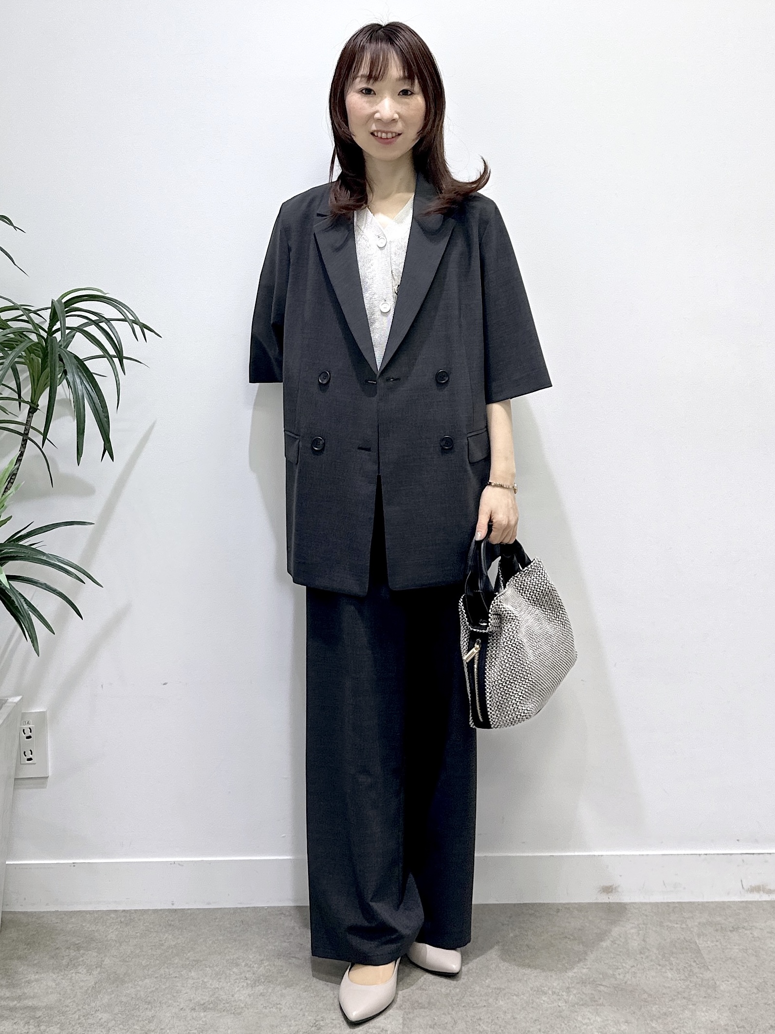 Miwaさんの「UNTITLED｜【洗える/清涼感】ドライタッチスリーブレスカーディガン」を使ったコーディネート