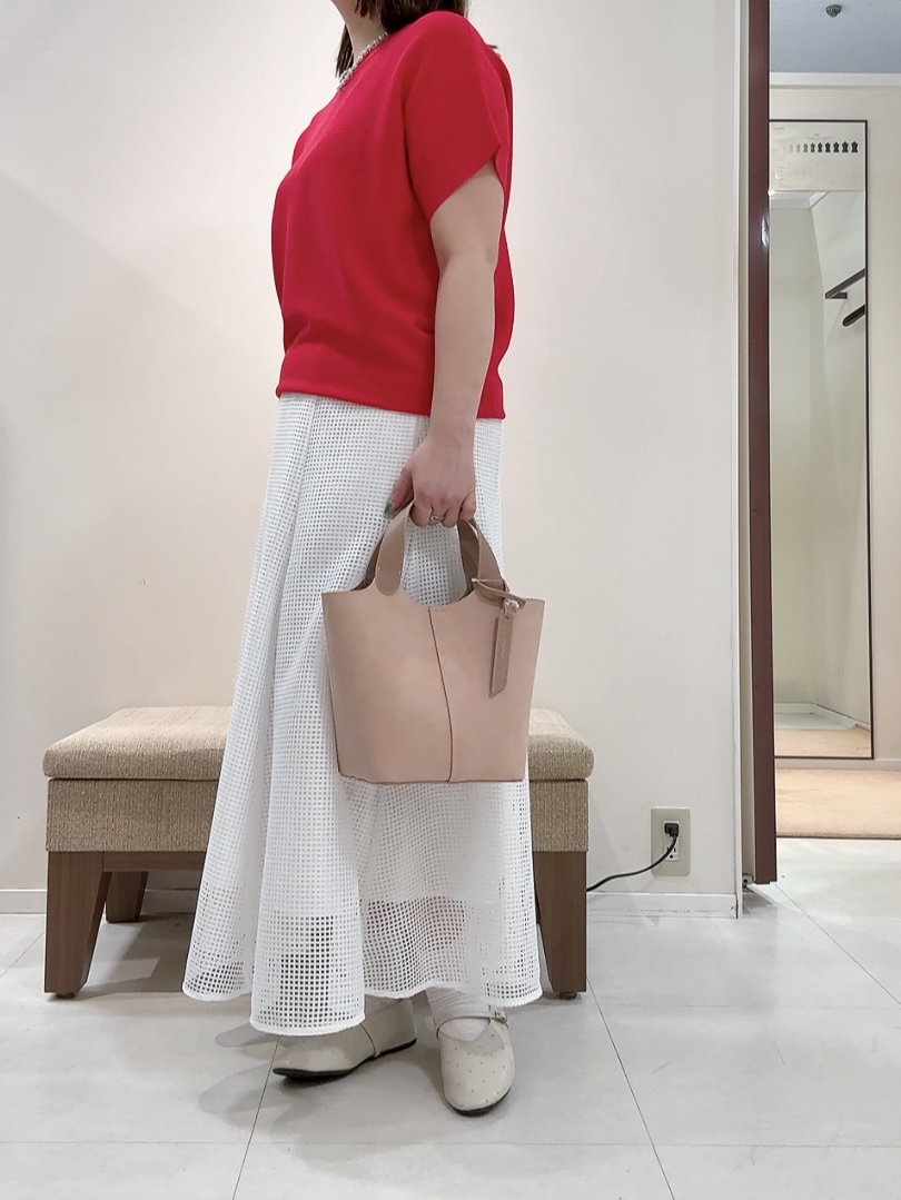 YUIさんの「UNTITLED｜【11色展開/体型カバー】前後2WAYフレンチスリーブニット」を使ったコーディネート
