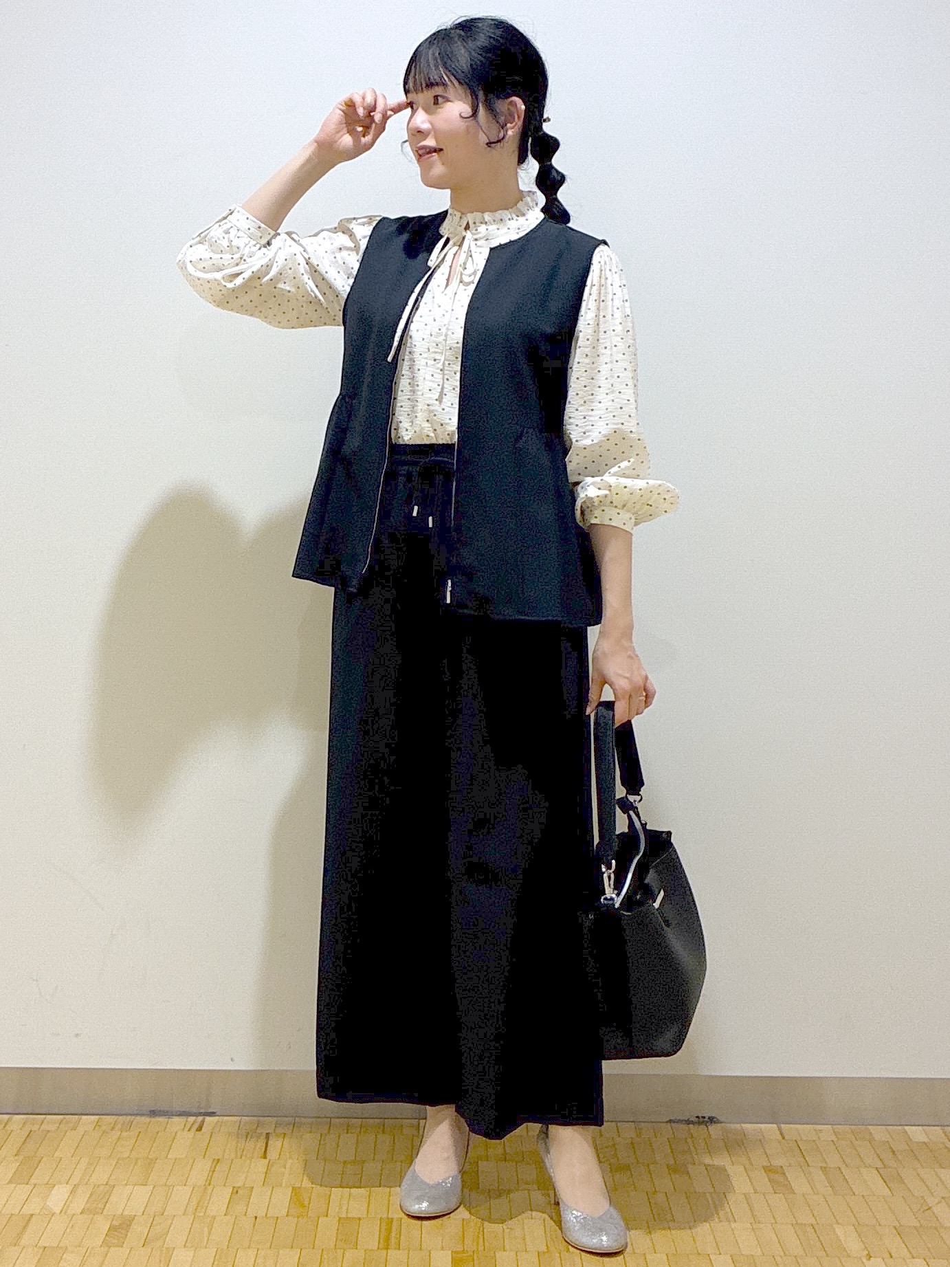  beni_gingerさんの「Reflect｜【単品使い◎】ペプラムベスト＋リラクシーパンツセット」を使ったコーディネート