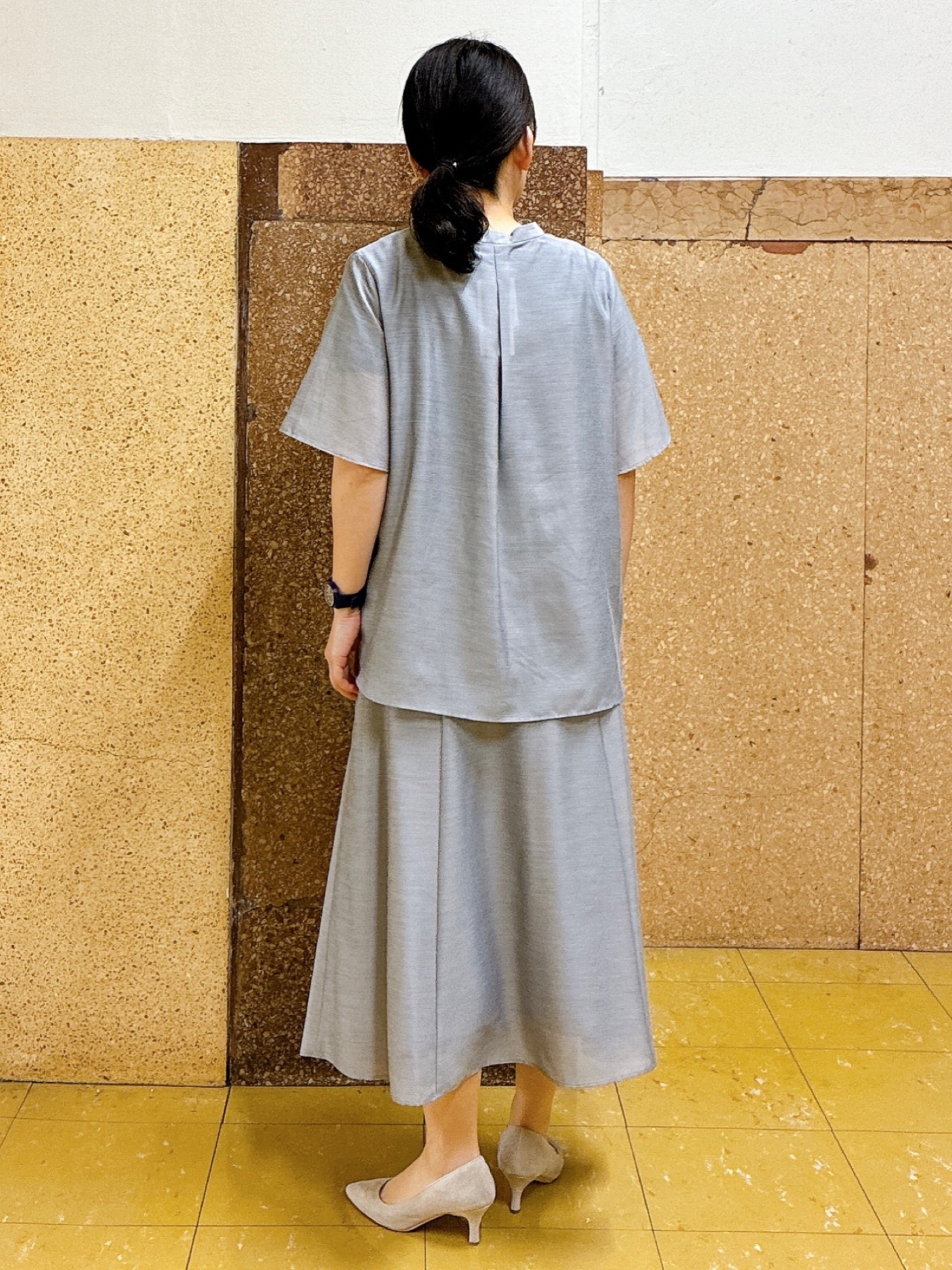 hattoriさんの「INDIVI｜【接触冷感/洗える】シアーシャンブレーピンタックブラウス」を使ったコーディネート