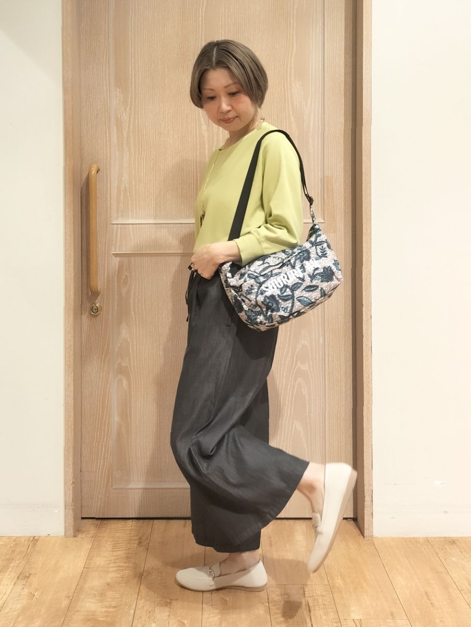 YUKIさんの「SHOO･LA･RUE｜【洗濯機可/S-LL】さらりと軽やか インせず着られる すっきり見えドルマンニット」を使ったコーディネート