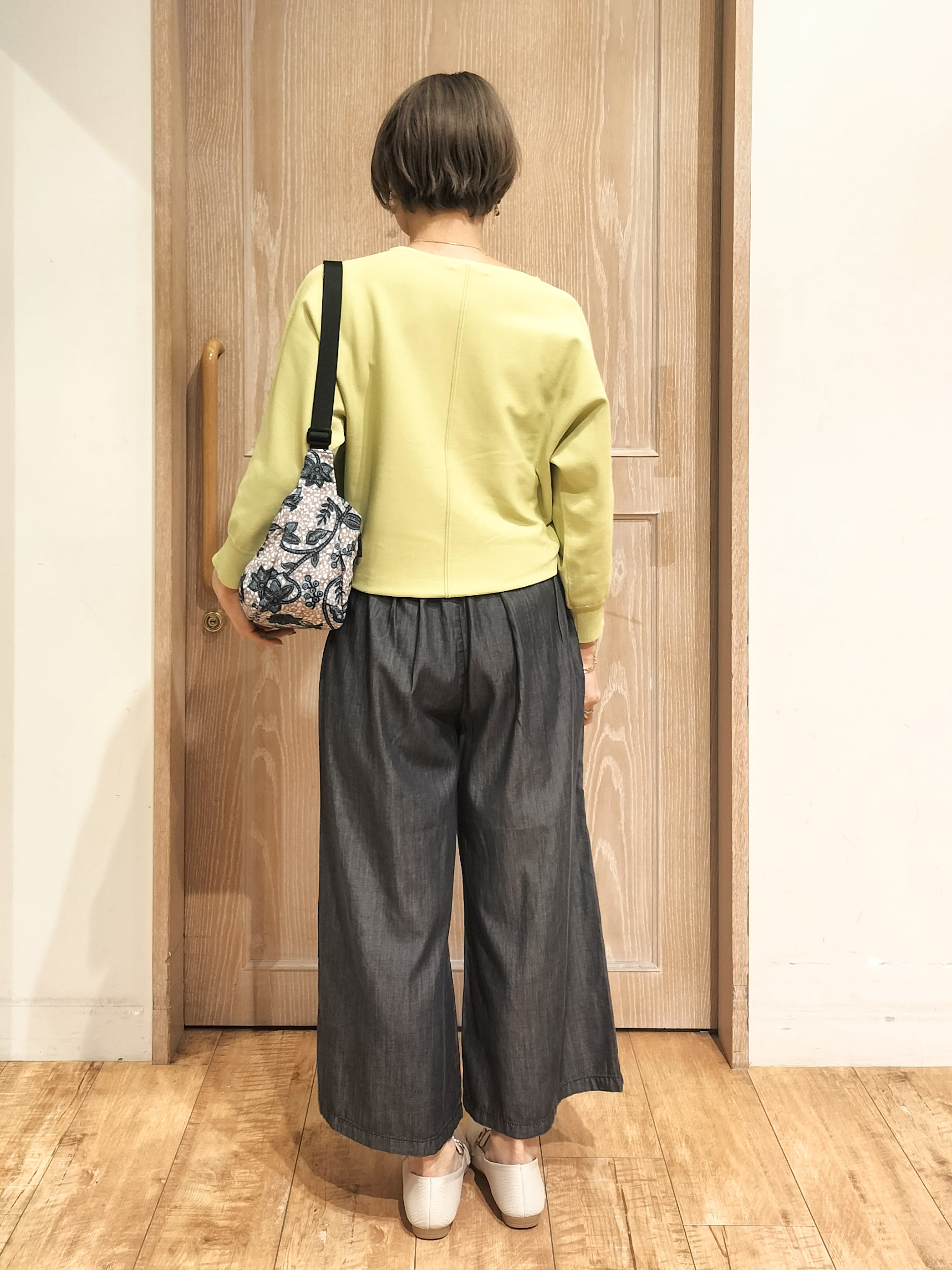 YUKIさんの「SHOO･LA･RUE｜【洗濯機可/S-LL】さらりと軽やか インせず着られる すっきり見えドルマンニット」を使ったコーディネート