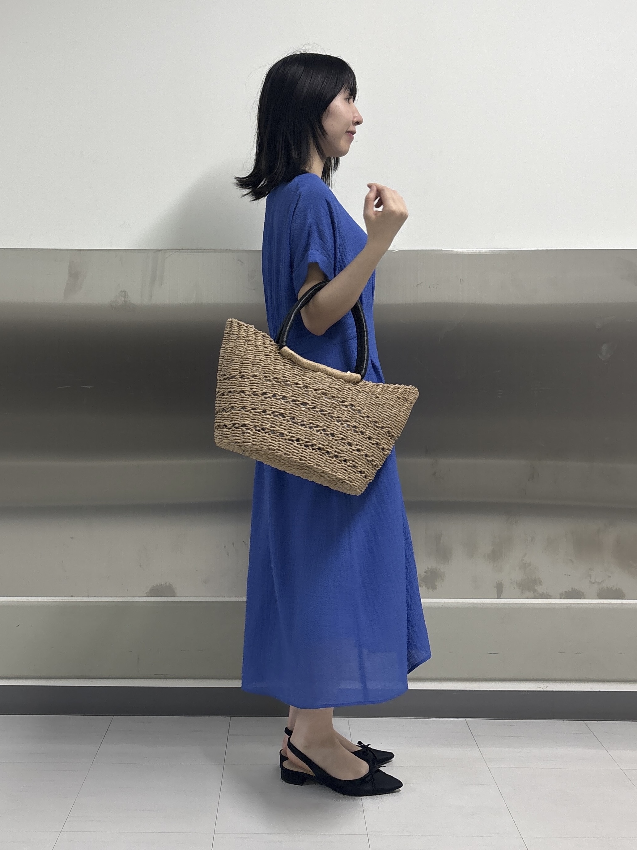 Yoshimiさんの「INDIVI｜【透かし編み】ペーパーヤーン バスケットバッグ」を使ったコーディネート