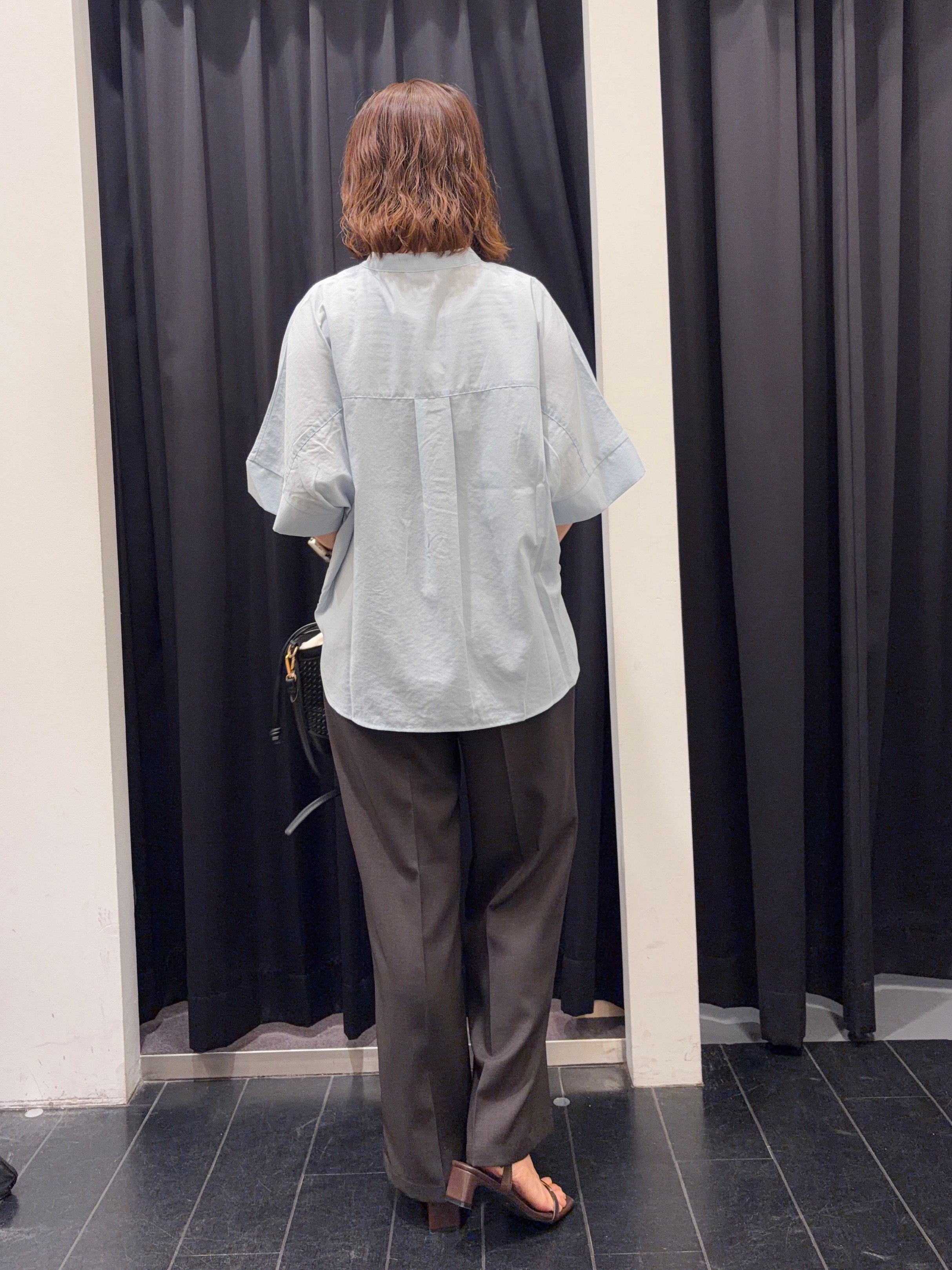 いちさんの「THE SHOP TK｜メタルバーサンダル」を使ったコーディネート