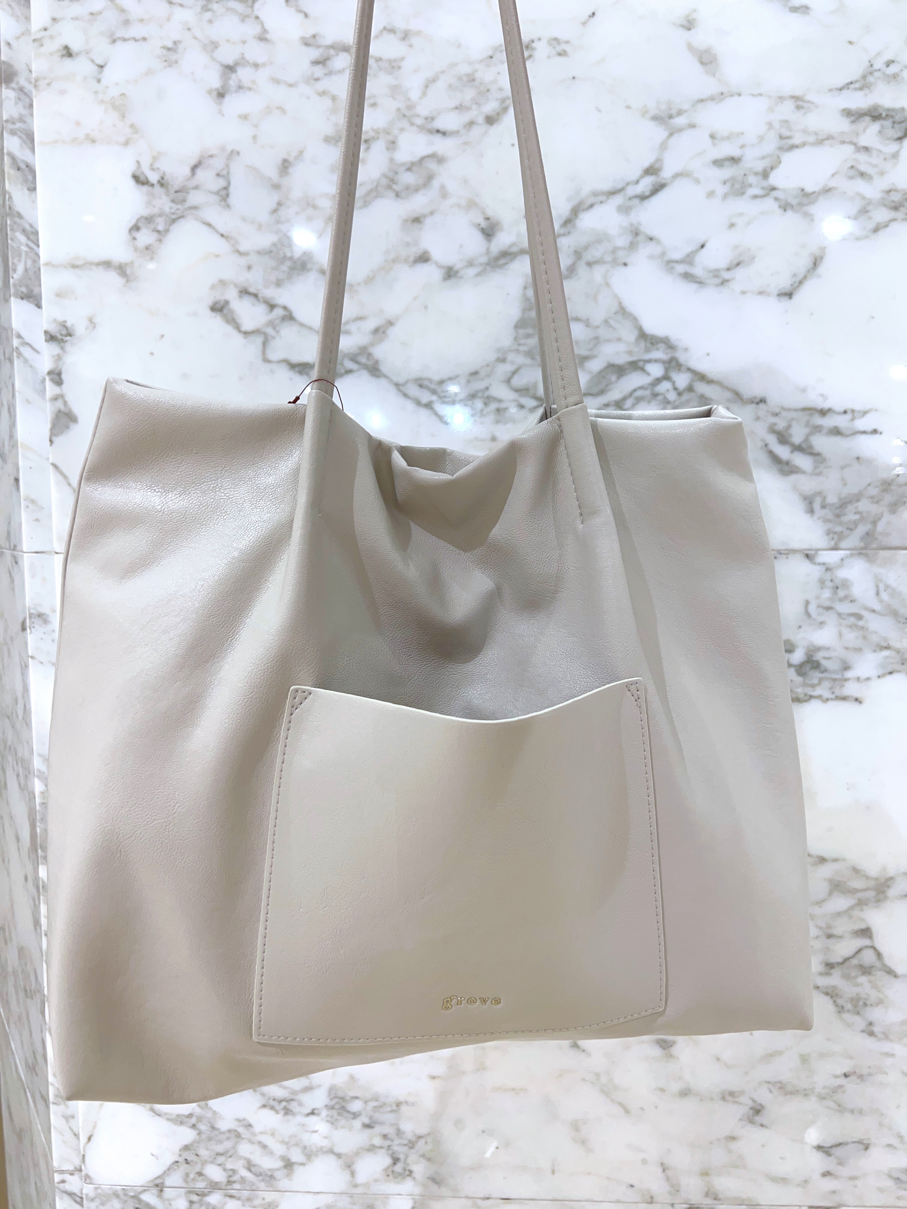 ARISAさんの「grove｜【貴島明日香さん着用】【撥水／シルエット2WAY】軽やかミドルトレンチコート」を使ったコーディネート