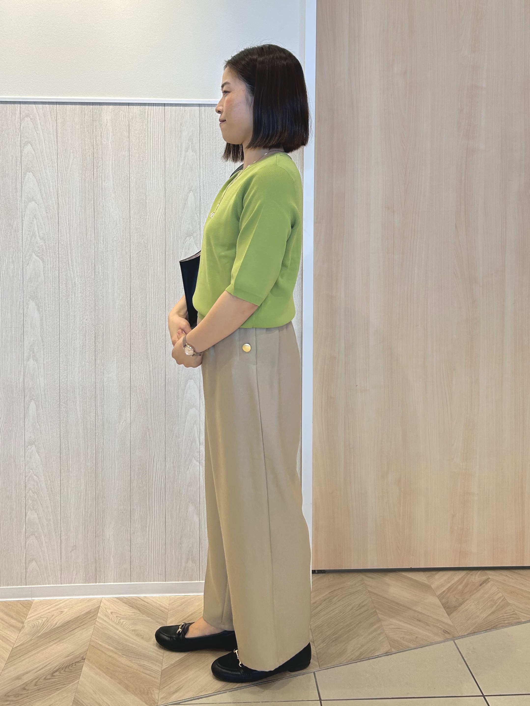 tomoさんの「SHOO･LA･RUE｜【毎日洗える/S-LL/ひんやり/UV】上半身すっきり 二の腕見せない5分袖ニット」を使ったコーディネート
