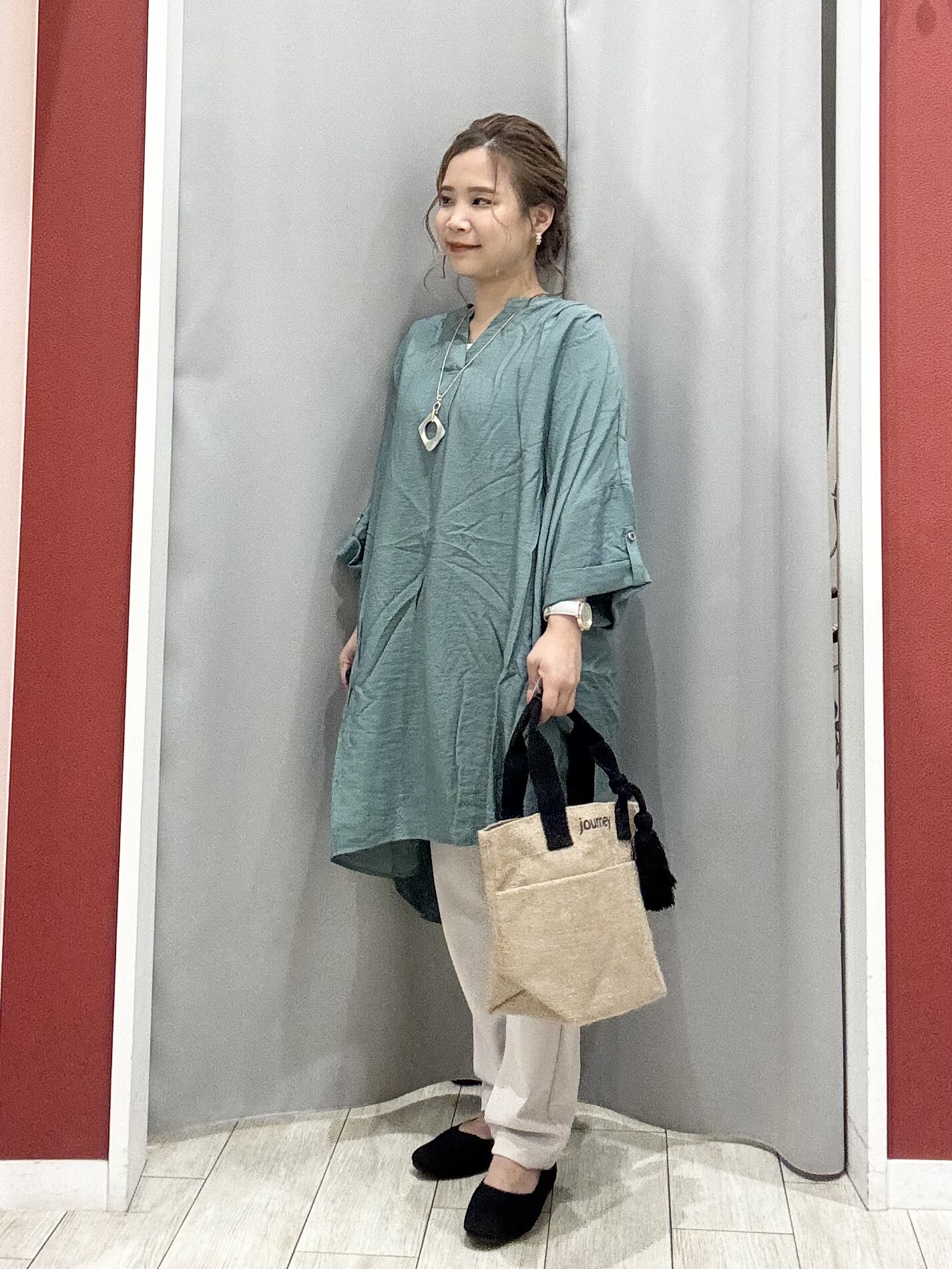 shioさんの「SHOO･LA･RUE｜【ひんやり/S-LL/洗濯機可】体型カバー叶える 大人のゆるドルマンチュニック」を使ったコーディネート