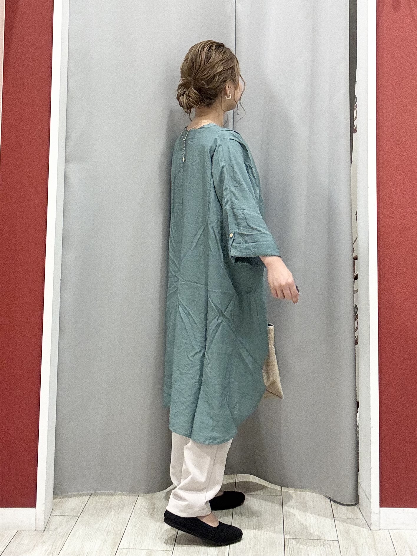 shioさんの「SHOO･LA･RUE｜【ひんやり/S-LL/洗濯機可】体型カバー叶える 大人のゆるドルマンチュニック」を使ったコーディネート