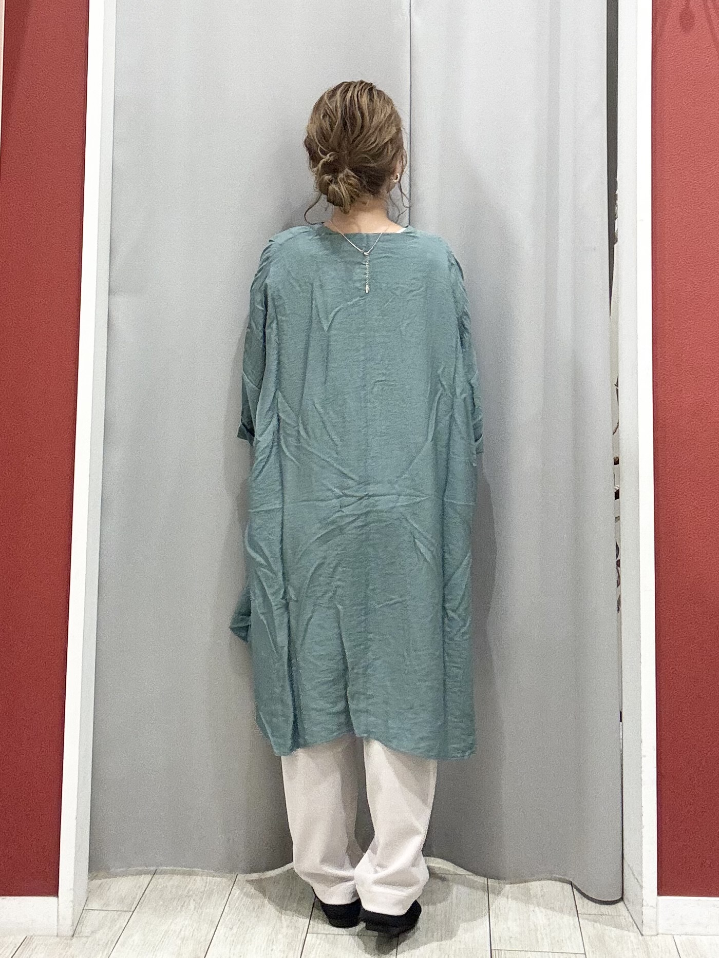 shioさんの「SHOO･LA･RUE｜【ひんやり/S-LL/洗濯機可】体型カバー叶える 大人のゆるドルマンチュニック」を使ったコーディネート