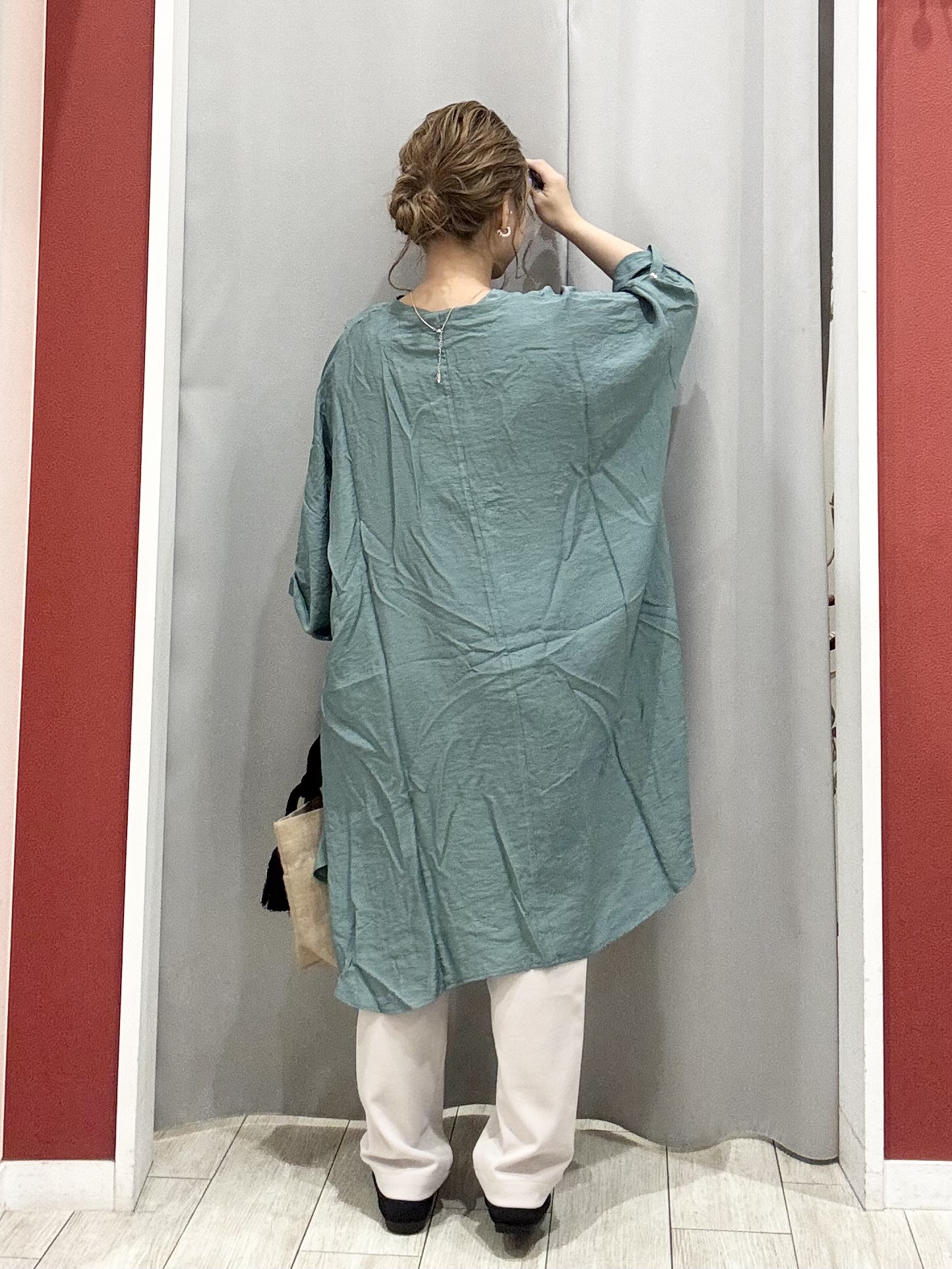 shioさんの「SHOO･LA･RUE｜【ひんやり/S-LL/洗濯機可】体型カバー叶える 大人のゆるドルマンチュニック」を使ったコーディネート