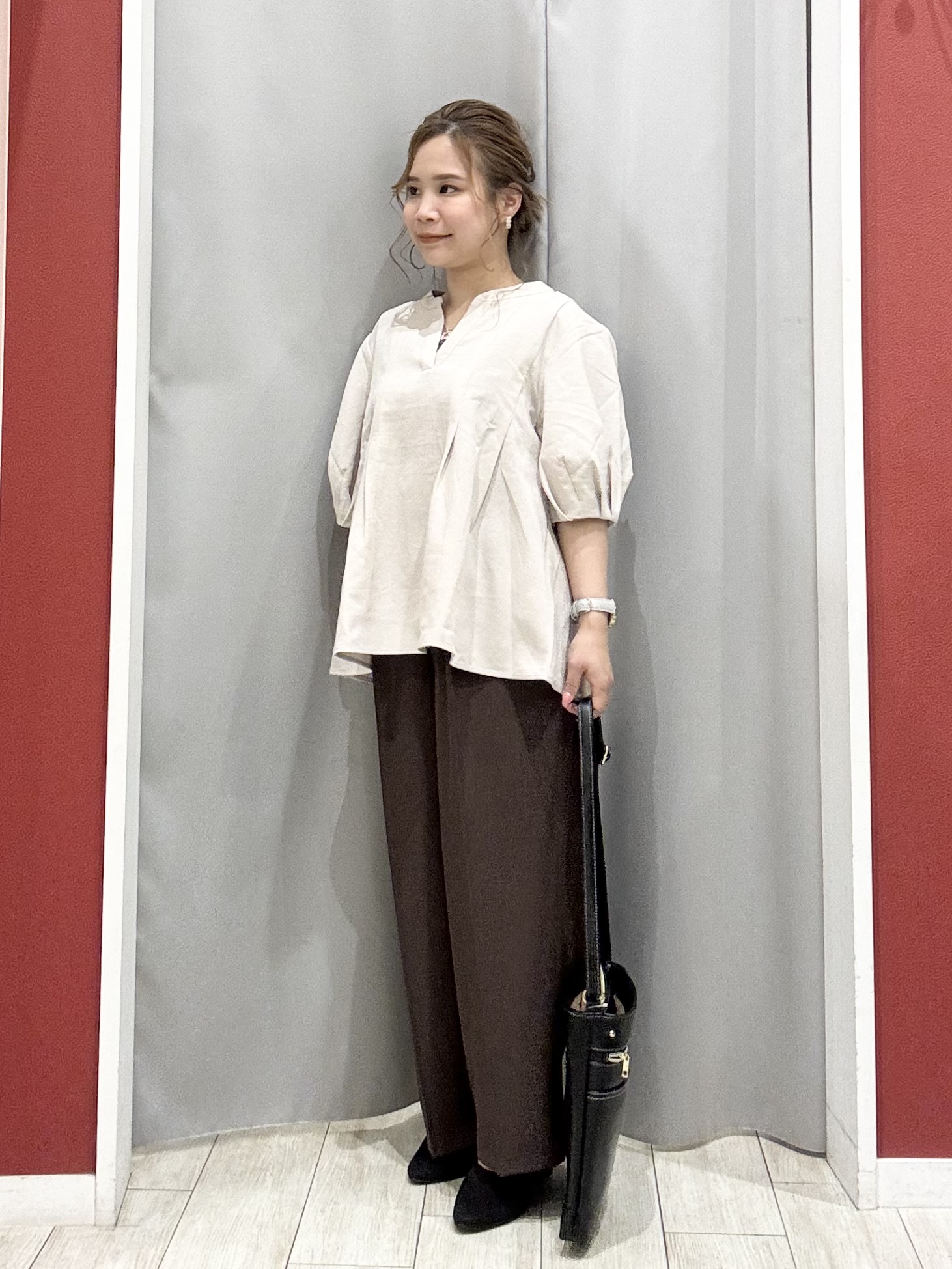 shioさんの「SHOO･LA･RUE｜【高レビュー/洗濯後しわになりにくい/インせず着られる】自然に体型カバー 麻調ペプラムブラウス」を使ったコーディネート