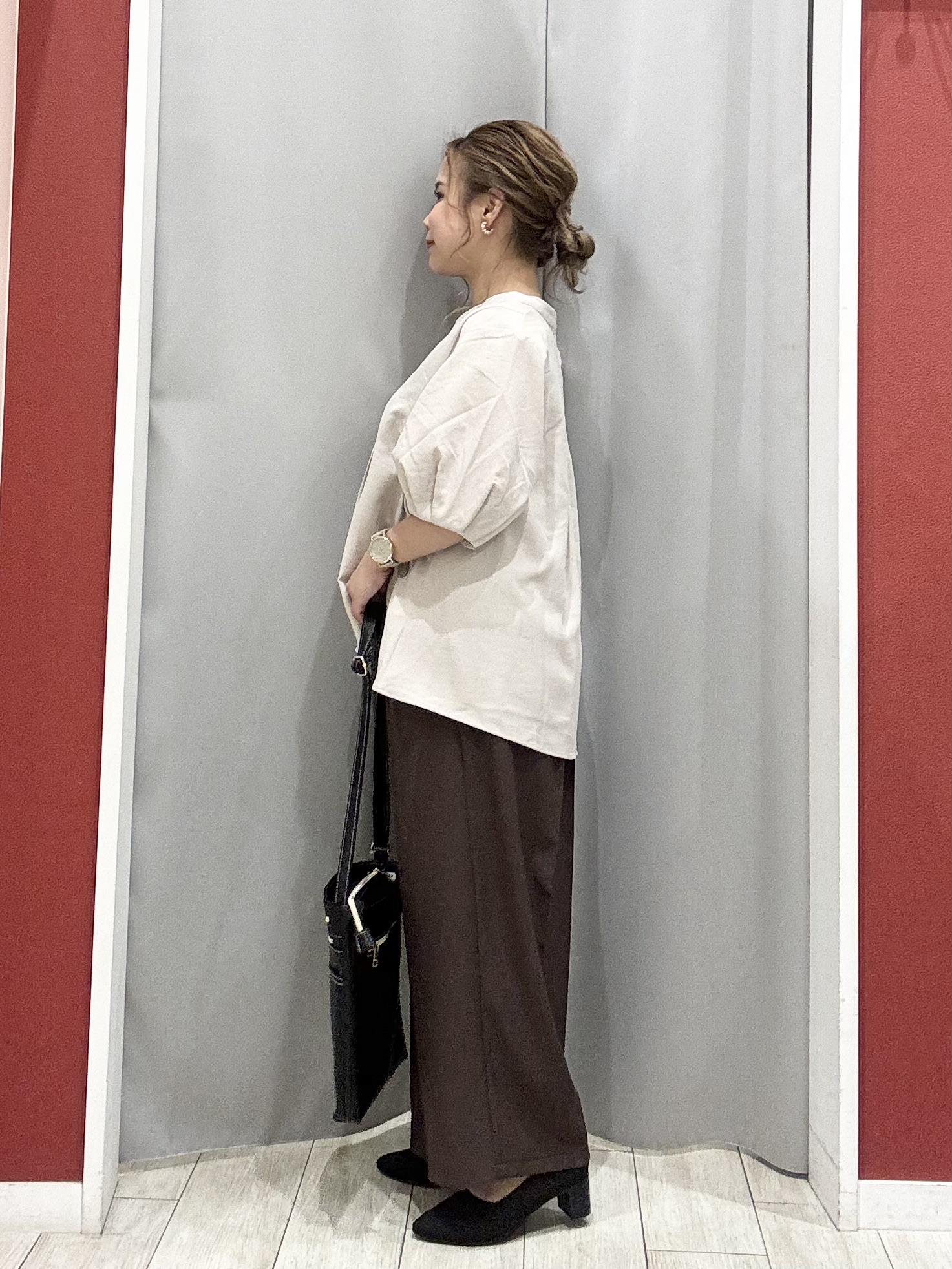 shioさんの「SHOO･LA･RUE｜【高レビュー/洗濯後しわになりにくい/インせず着られる】自然に体型カバー 麻調ペプラムブラウス」を使ったコーディネート