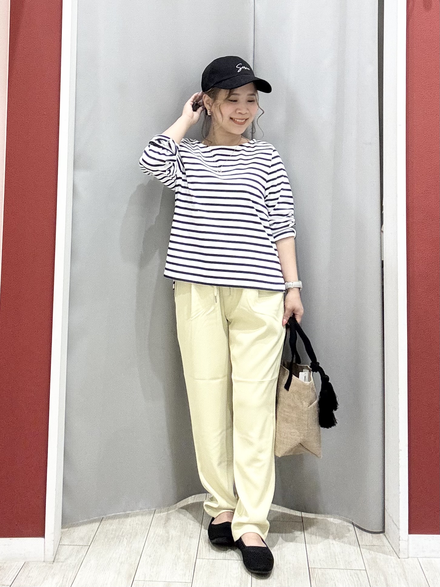 shioさんの「SHOO･LA･RUE｜【S-LL/UV】季節の変わり目に ゴールドパーツが上品なフード付きブルゾン」を使ったコーディネート